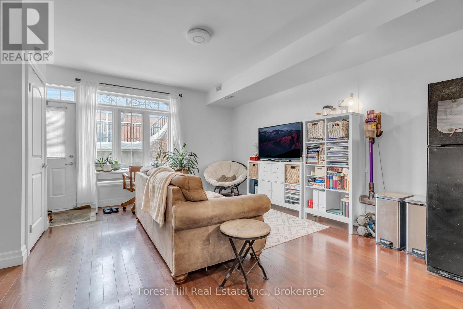 104 - 555 King Street E, Kitchener, Ontario  N2G 2L9 - Photo 3 - X13082334