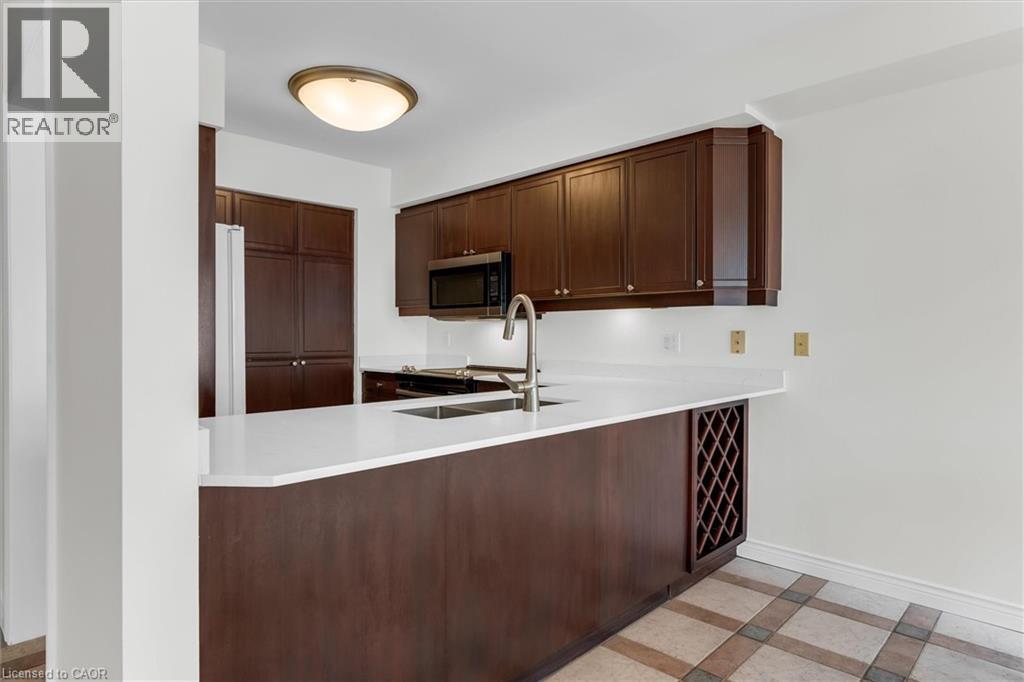 1389 Lakeshore Road, Burlington, Ontario  L7S 1B1 - Photo 7 - 40825361