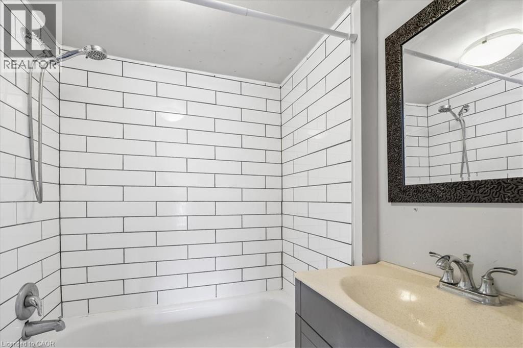 155 1/2 Lake Street, St. Catharines, Ontario  L2R 5Y5 - Photo 8 - 40827256