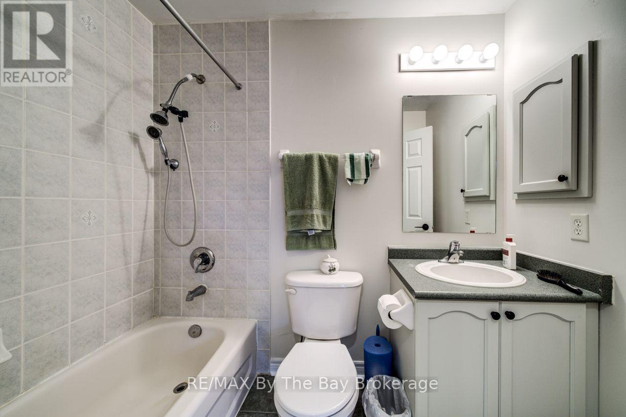420 Ramblewood Drive, Wasaga Beach, Ontario  L9Z 1P3 - Photo 20 - S13085280