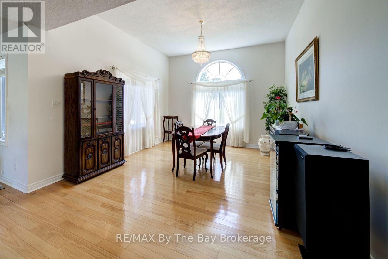 420 Ramblewood Drive, Wasaga Beach, Ontario  L9Z 1P3 - Photo 5 - S13085280