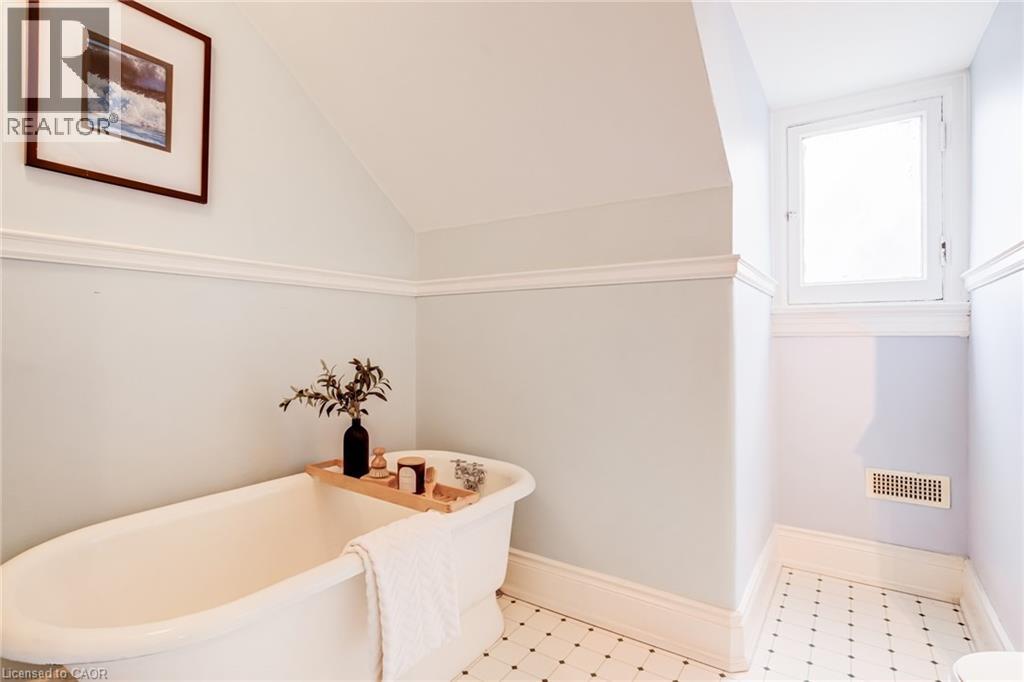5 Undercliffe Avenue, Hamilton, Ontario  L8P 3G9 - Photo 39 - 40827274