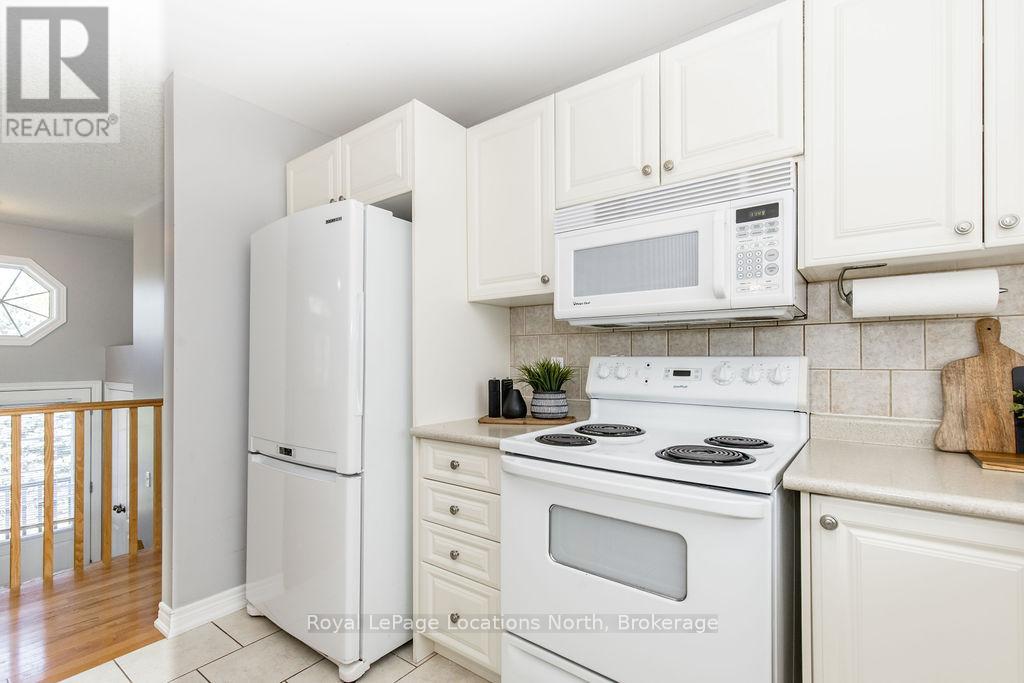45 William Avenue, Wasaga Beach, Ontario  L9Z 2X3 - Photo 10 - S13085722