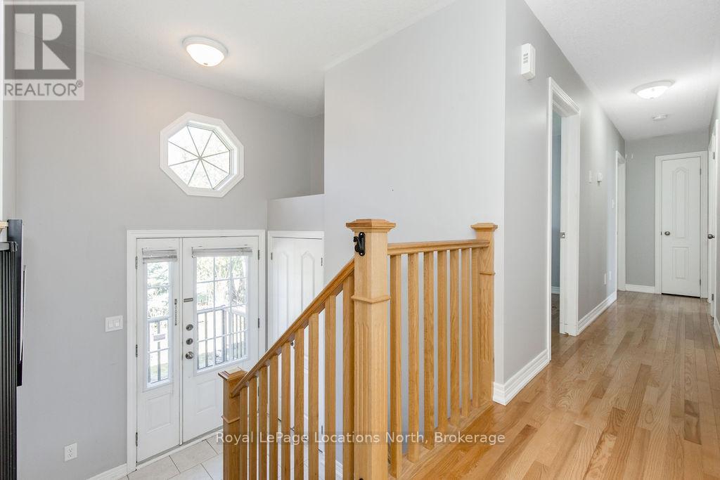 45 William Avenue, Wasaga Beach, Ontario  L9Z 2X3 - Photo 4 - S13085722