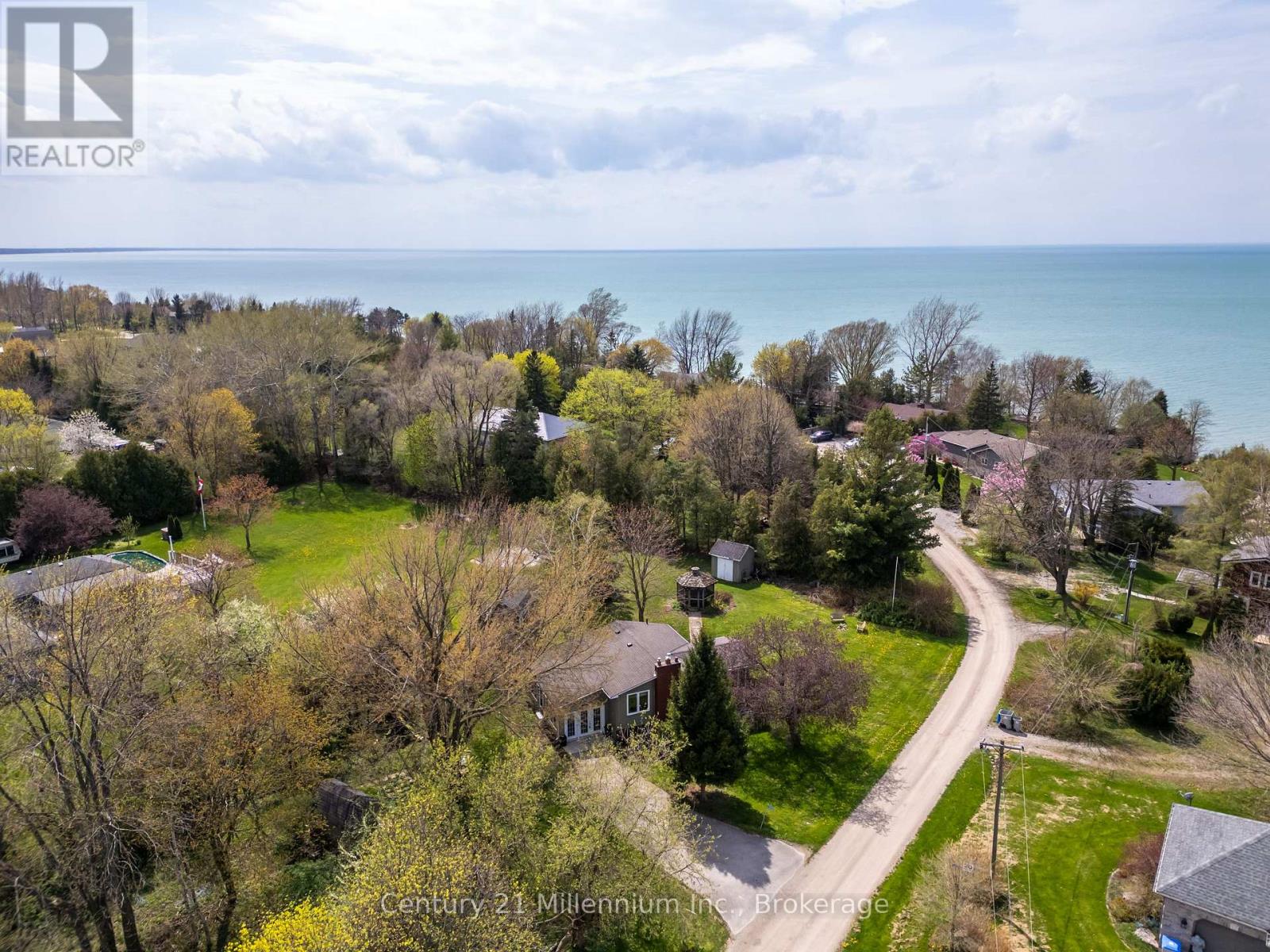 72234 Lakeshore Drive, Bluewater, Ontario  N0M 1N0 - Photo 2 - X13085686