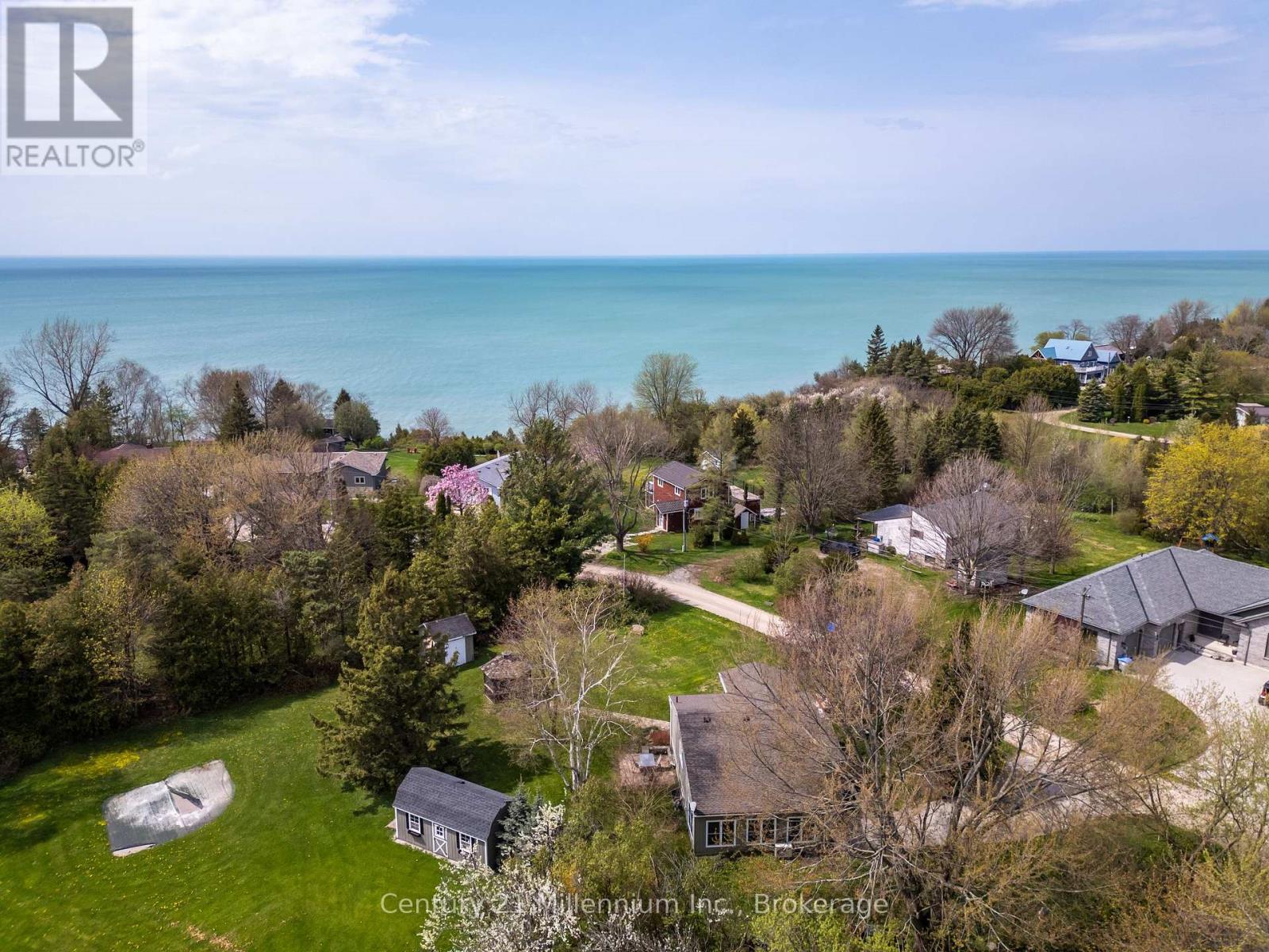 72234 Lakeshore Drive, Bluewater, Ontario  N0M 1N0 - Photo 3 - X13085686