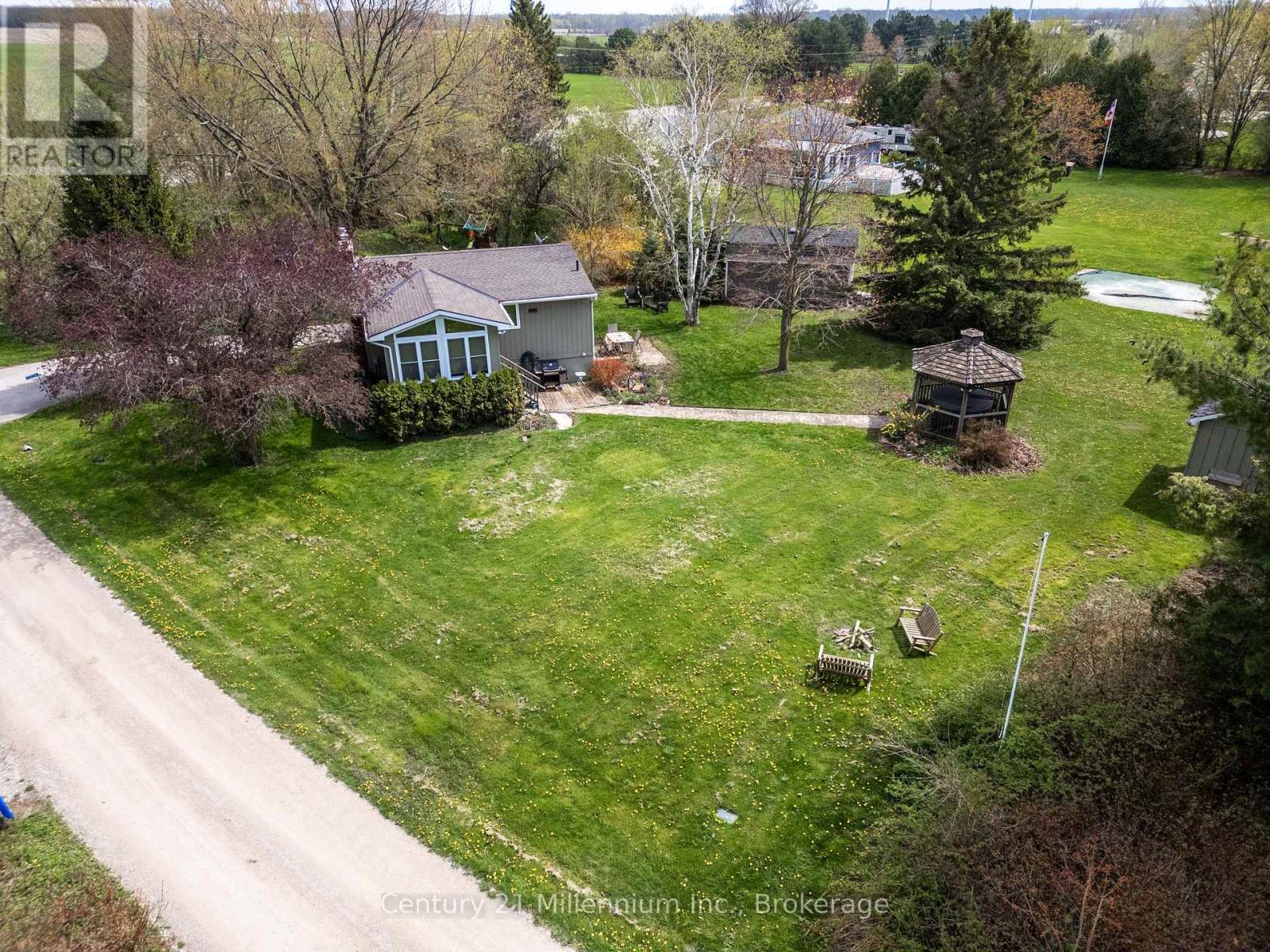 72234 Lakeshore Drive, Bluewater, Ontario  N0M 1N0 - Photo 4 - X13085686