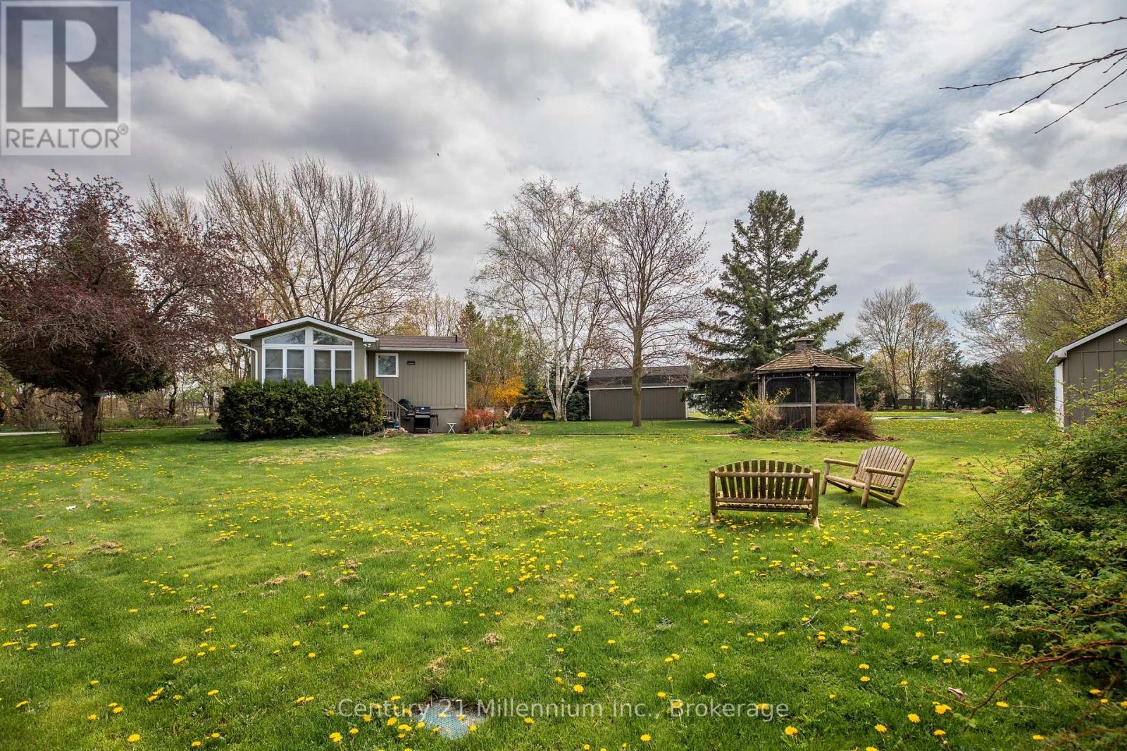 72234 Lakeshore Drive, Bluewater, Ontario  N0M 1N0 - Photo 5 - X13085686