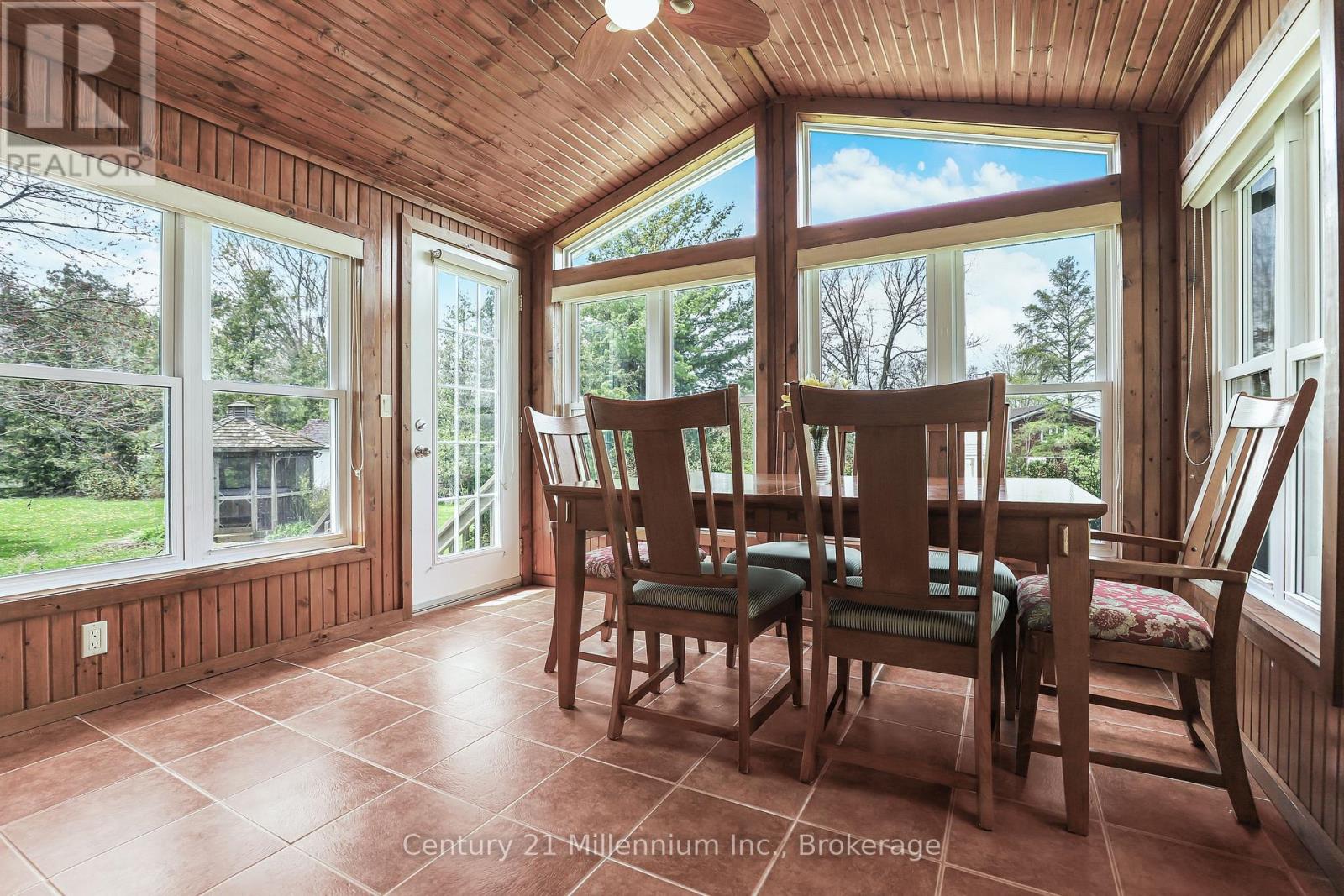 72234 Lakeshore Drive, Bluewater, Ontario  N0M 1N0 - Photo 9 - X13085686