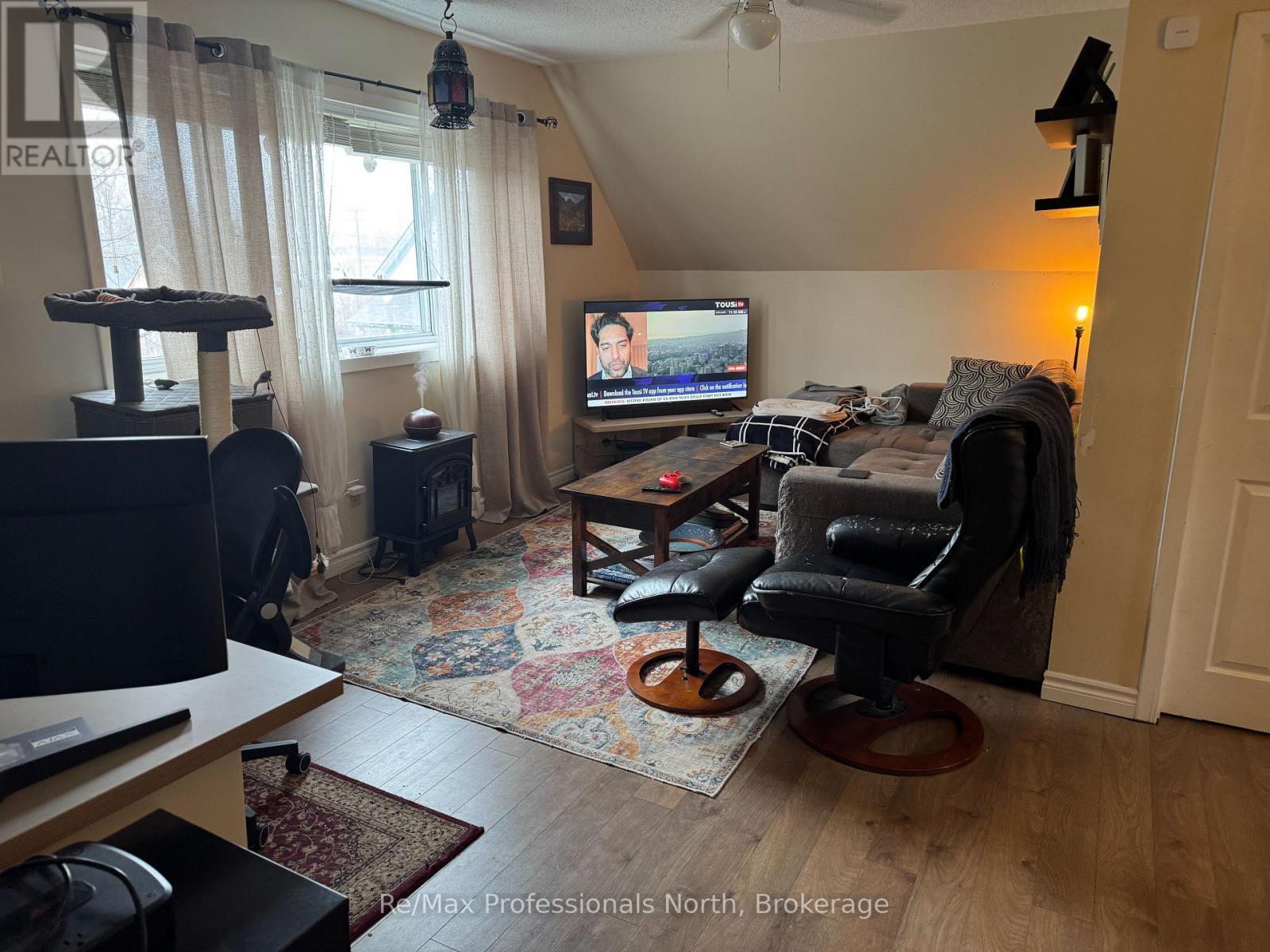 141 Hotchkiss Street, Gravenhurst, Ontario  P1P 1H6 - Photo 4 - X13085912