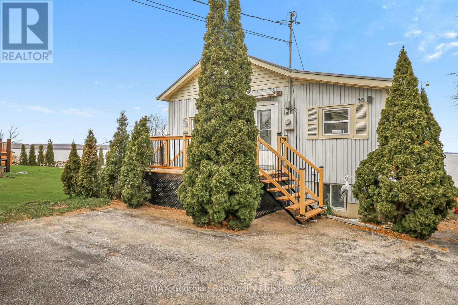 12 Robins Point Road, Tay, Ontario  L0K 2A0 - Photo 5 - S13087020