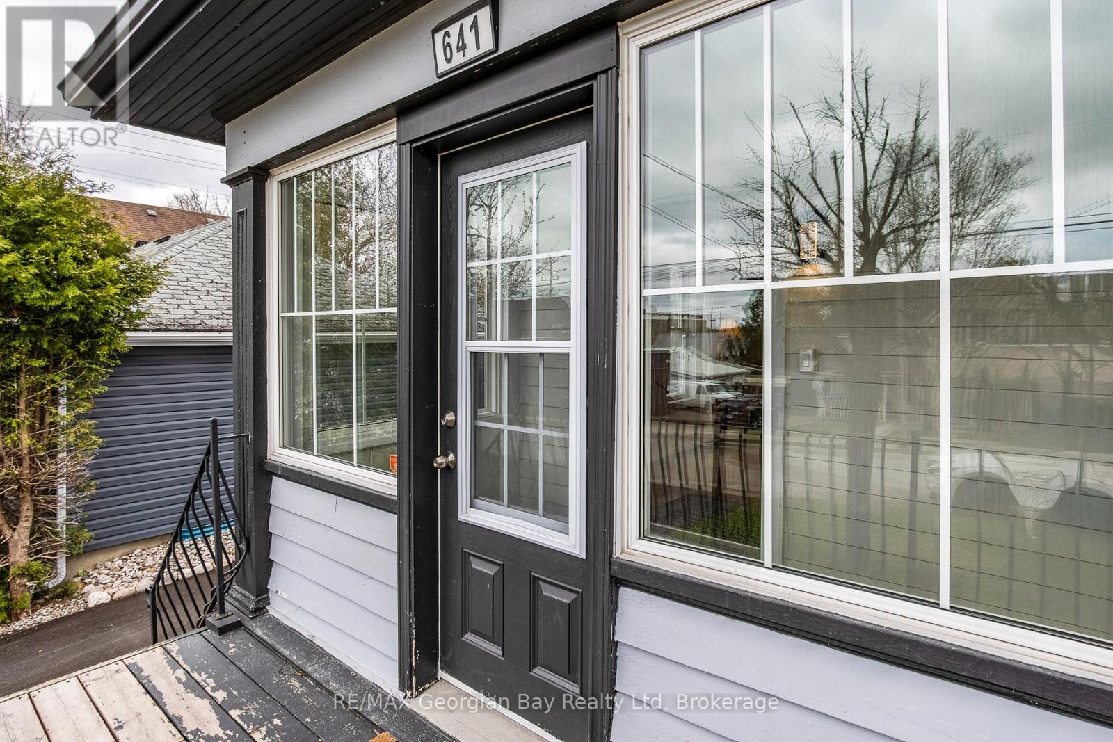 641 Bay Street, Midland, Ontario  L4R 1L8 - Photo 2 - S13088554