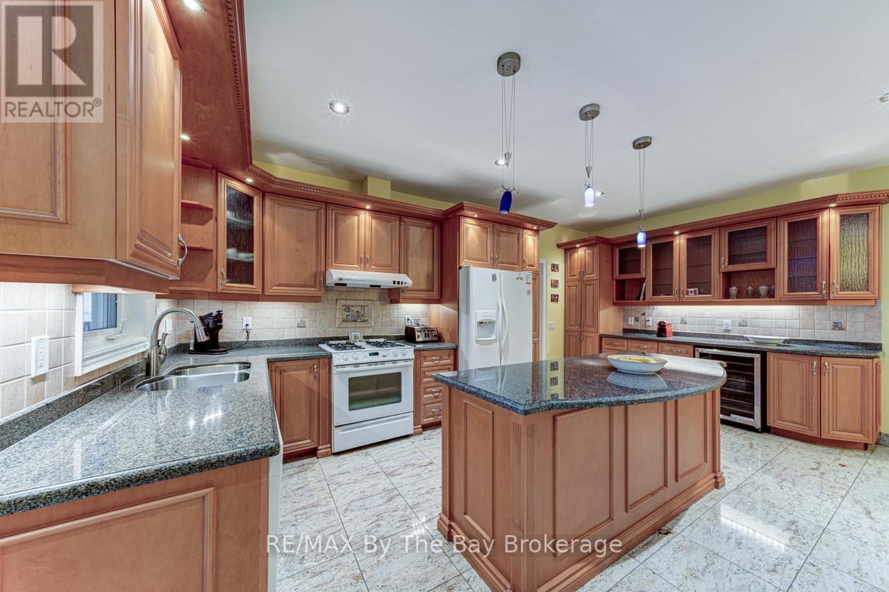 126 29th Street N, Wasaga Beach, Ontario  L9Z 2C9 - Photo 9 - S13089208