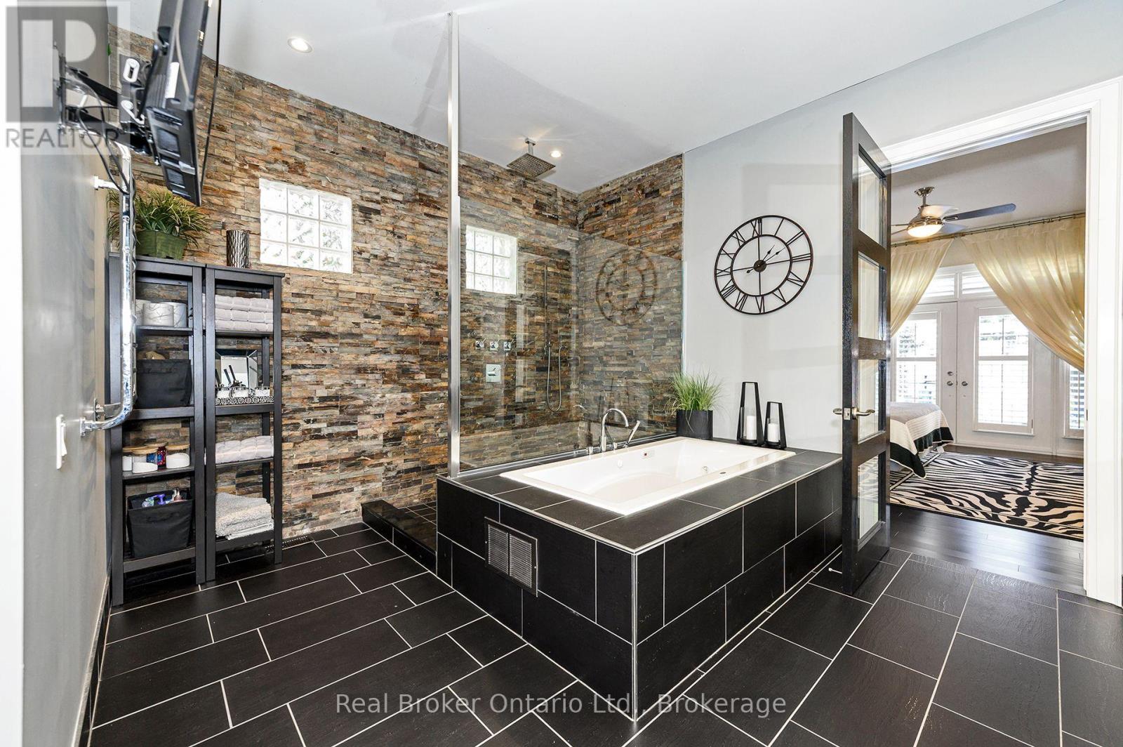4507 Lakeshore Road, Burlington, Ontario  L7L 1B3 - Photo 21 - W13089140