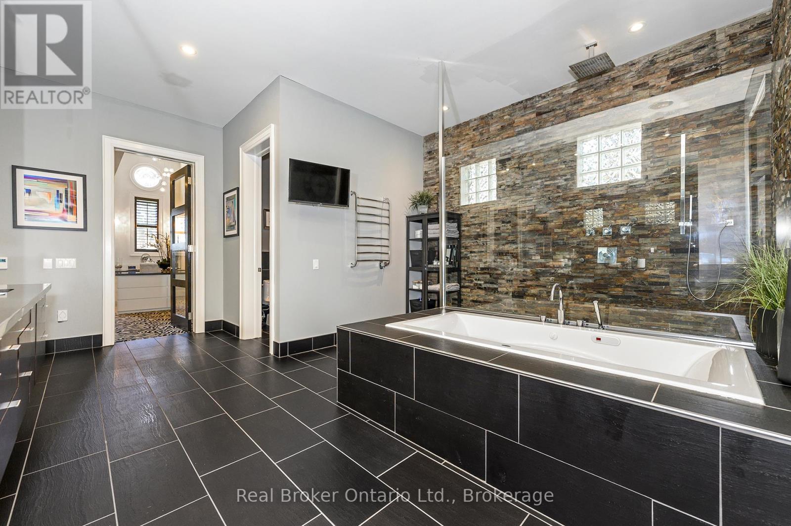 4507 Lakeshore Road, Burlington, Ontario  L7L 1B3 - Photo 23 - W13089140