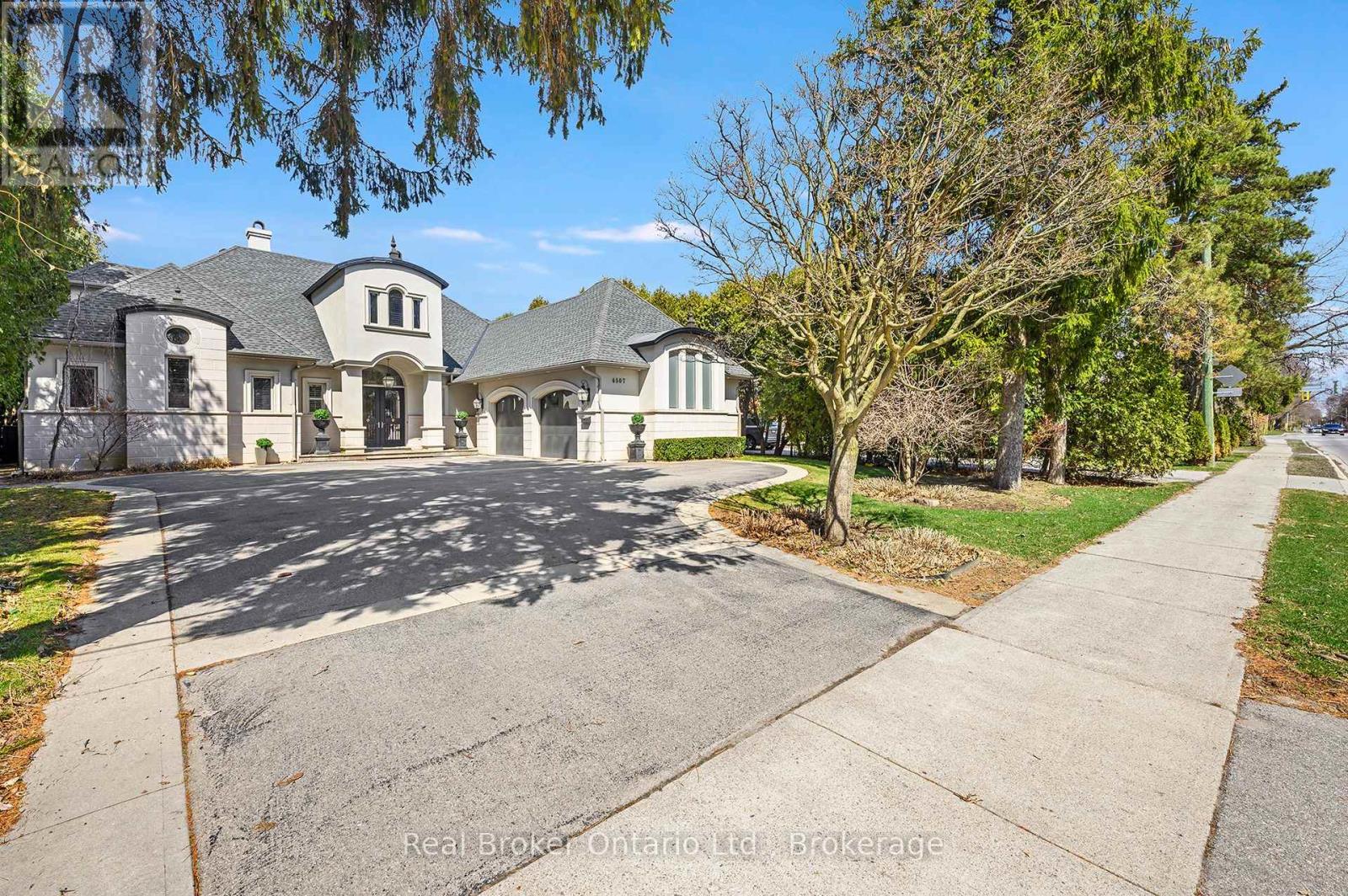 4507 Lakeshore Road, Burlington, Ontario  L7L 1B3 - Photo 3 - W13089140