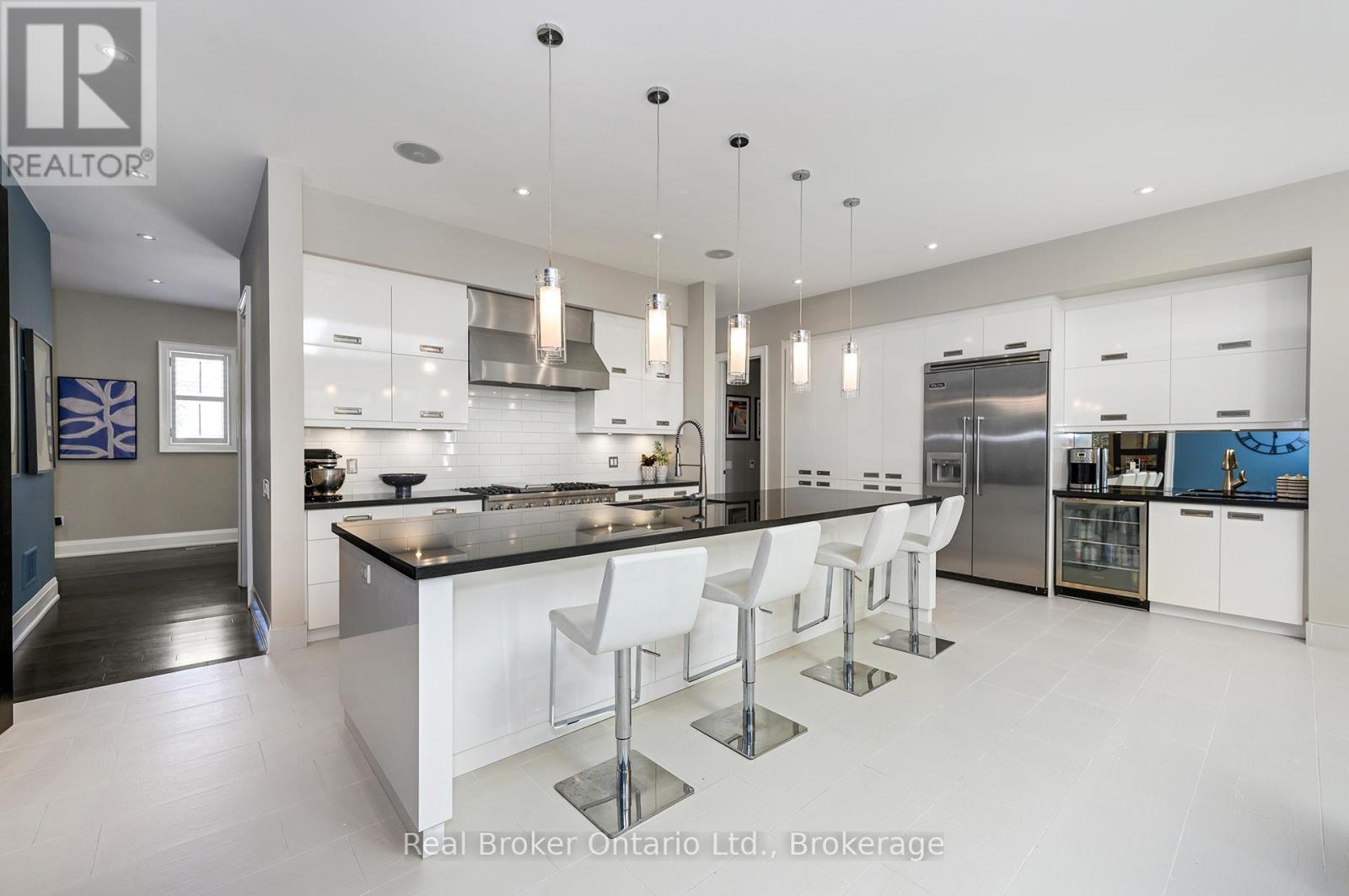 4507 Lakeshore Road, Burlington, Ontario  L7L 1B3 - Photo 5 - W13089140