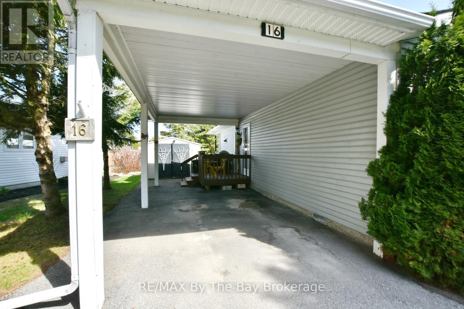 16 Indiana Avenue, Wasaga Beach, Ontario  L9Z 3A8 - Photo 11 - S13089434