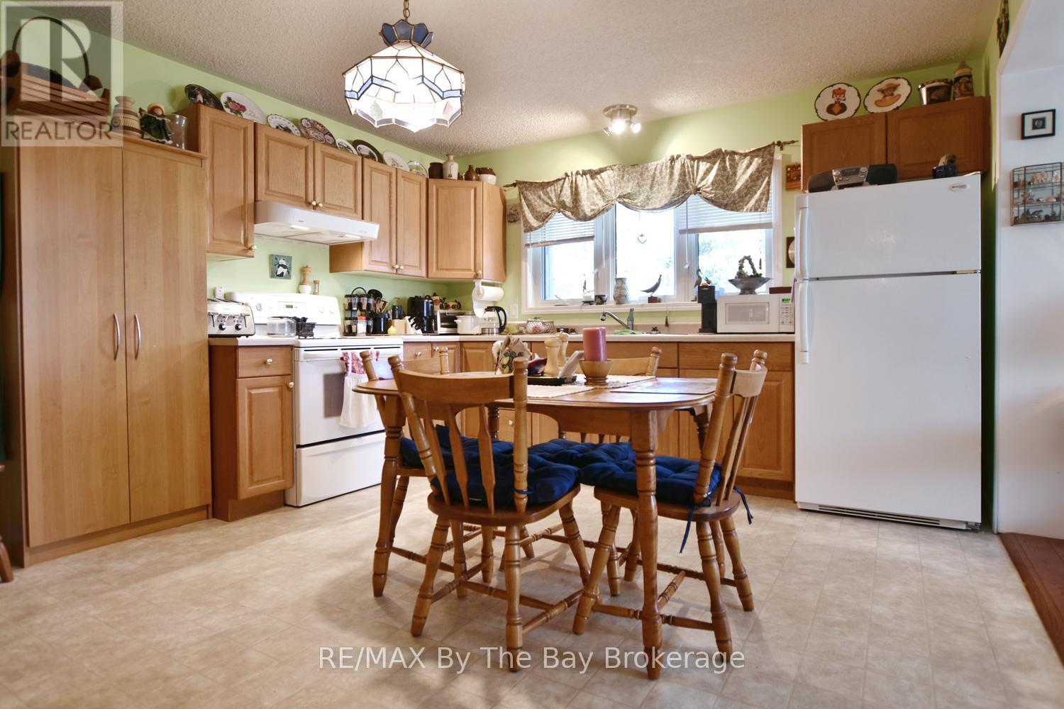 16 Indiana Avenue, Wasaga Beach, Ontario  L9Z 3A8 - Photo 13 - S13089434