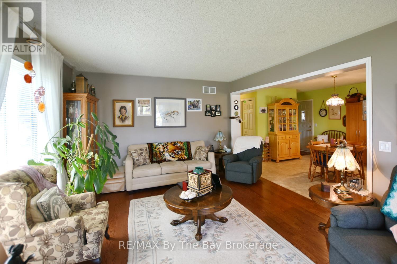 16 Indiana Avenue, Wasaga Beach, Ontario  L9Z 3A8 - Photo 14 - S13089434