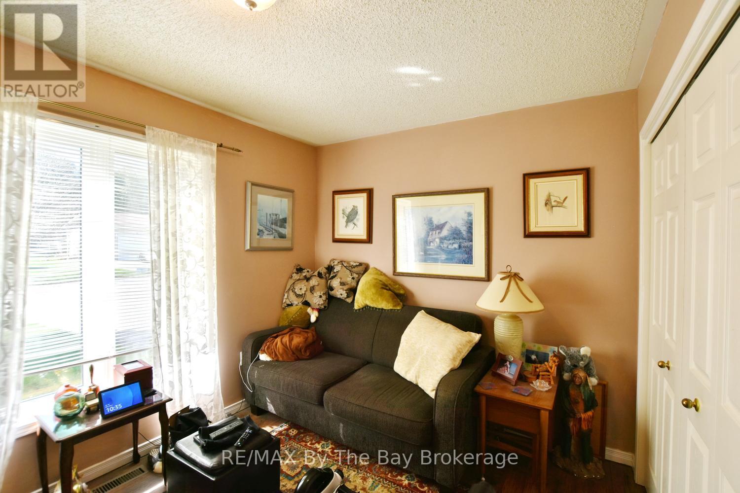 16 Indiana Avenue, Wasaga Beach, Ontario  L9Z 3A8 - Photo 21 - S13089434