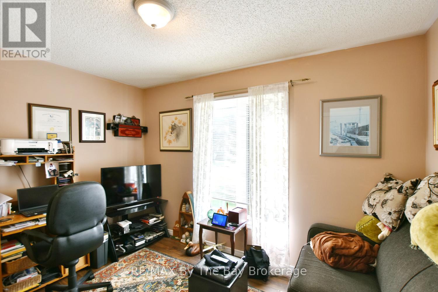 16 Indiana Avenue, Wasaga Beach, Ontario  L9Z 3A8 - Photo 22 - S13089434