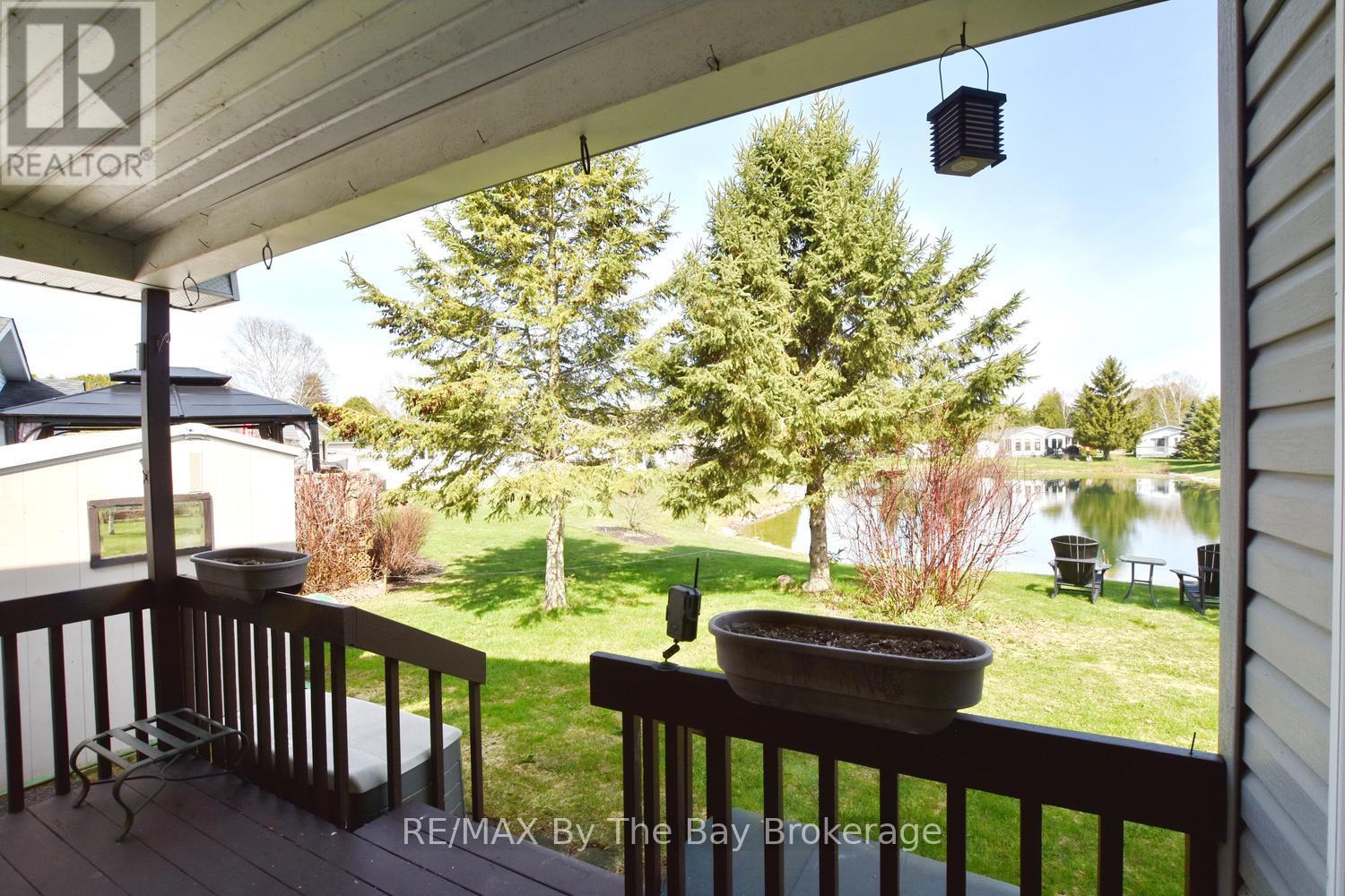 16 Indiana Avenue, Wasaga Beach, Ontario  L9Z 3A8 - Photo 3 - S13089434