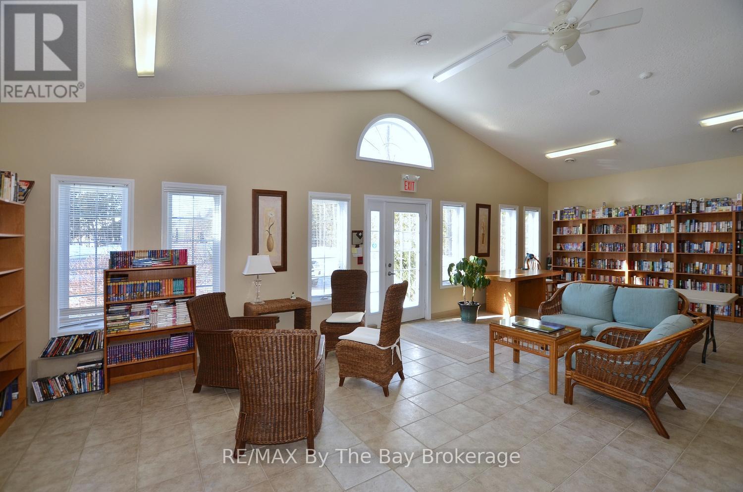 16 Indiana Avenue, Wasaga Beach, Ontario  L9Z 3A8 - Photo 9 - S13089434