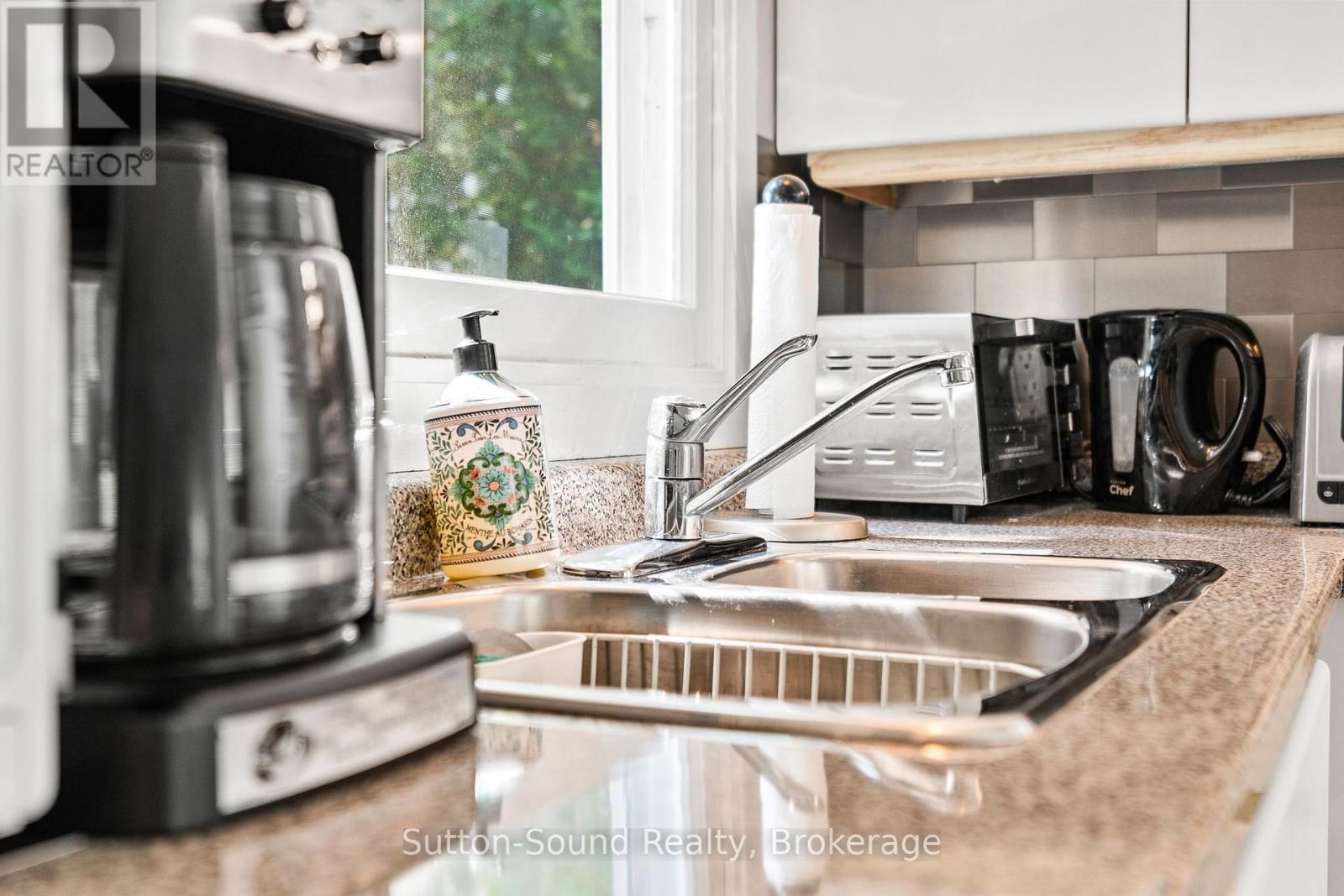 606 Mallory Beach Road, South Bruce Peninsula, Ontario  N0H 2T0 - Photo 11 - X13089666