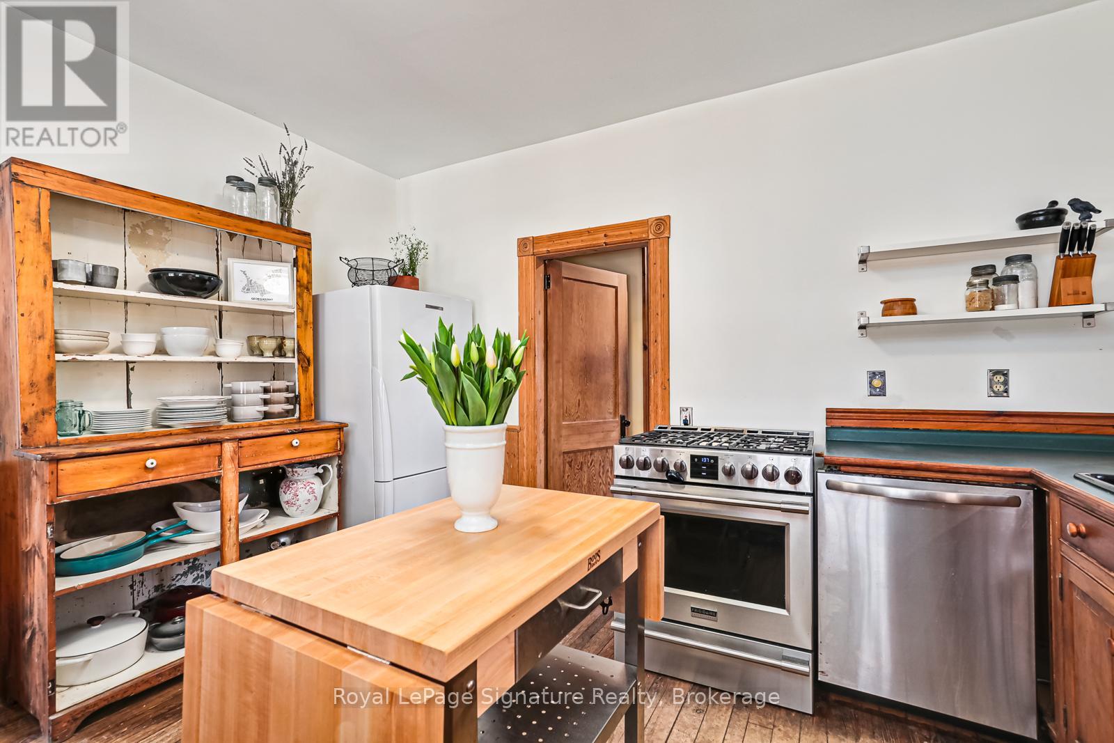 155 Clark Street, Blue Mountains, Ontario  N0H 1J0 - Photo 10 - X13089898