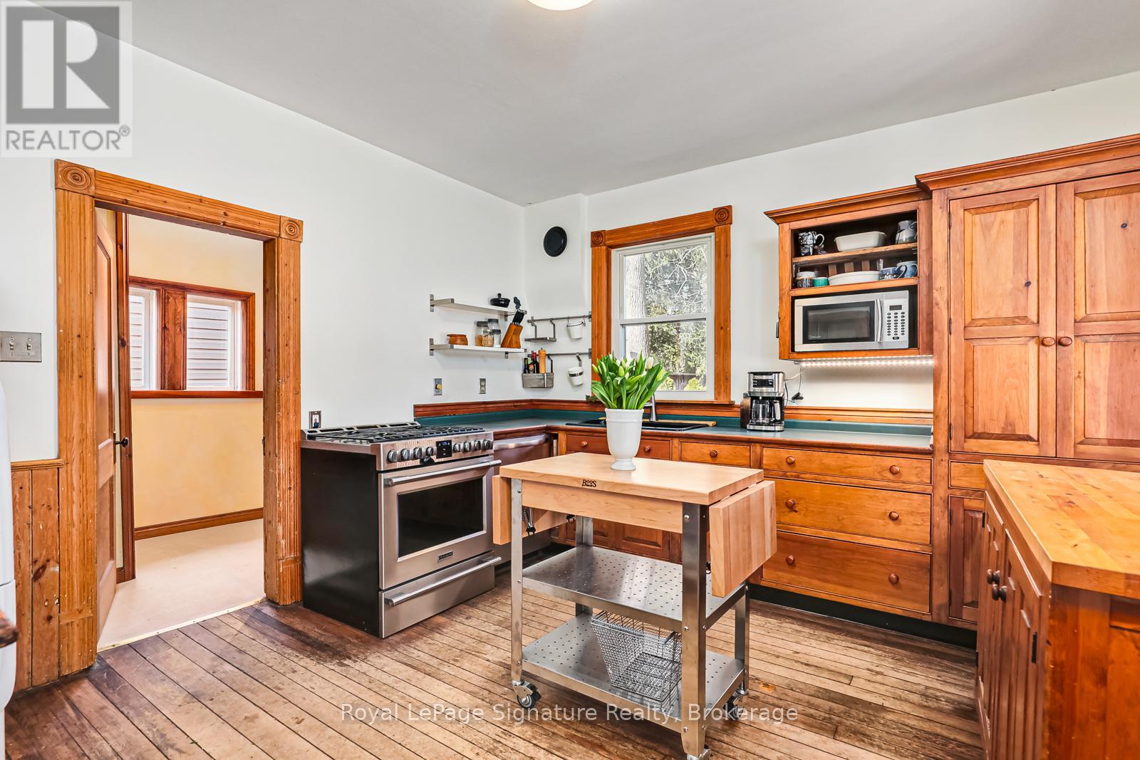 155 Clark Street, Blue Mountains, Ontario  N0H 1J0 - Photo 8 - X13089898