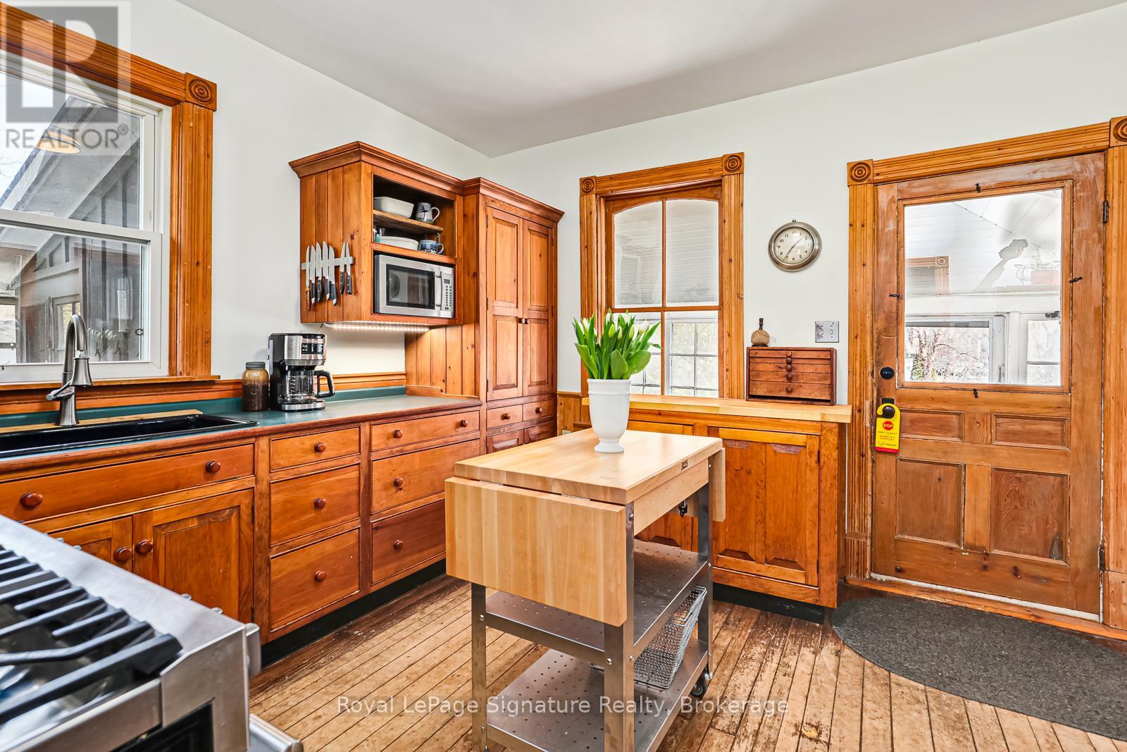 155 Clark Street, Blue Mountains, Ontario  N0H 1J0 - Photo 9 - X13089898