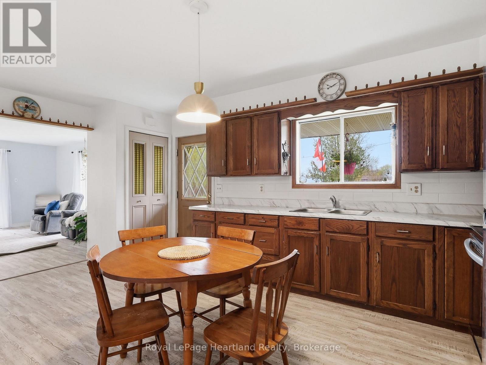 21 Brown Street S, Minto, Ontario  N0G 1M0 - Photo 12 - X13090210