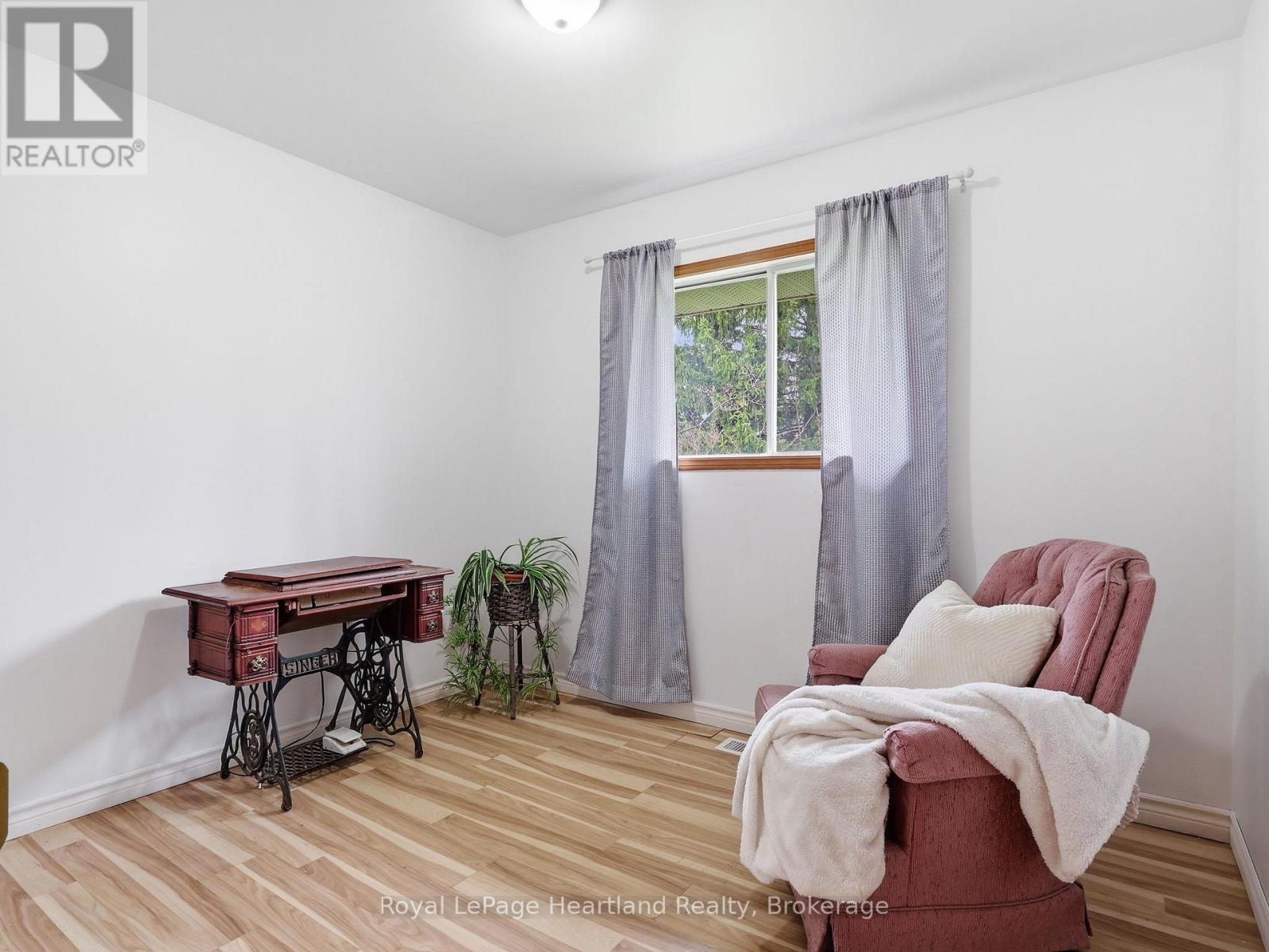 21 Brown Street S, Minto, Ontario  N0G 1M0 - Photo 17 - X13090210