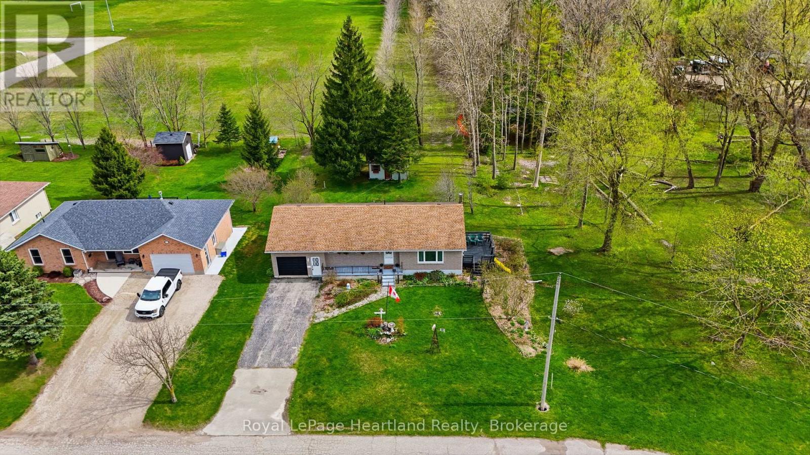 21 Brown Street S, Minto, Ontario  N0G 1M0 - Photo 27 - X13090210