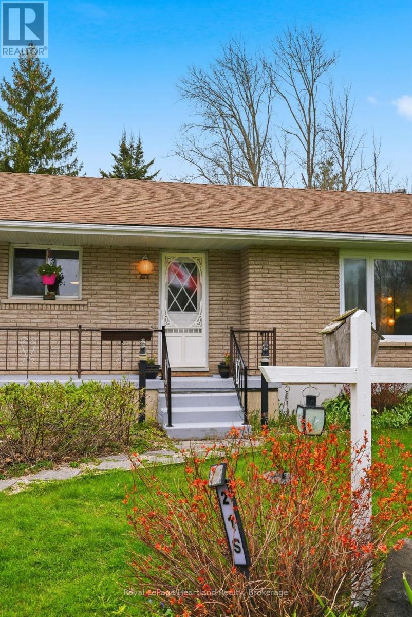 21 Brown Street S, Minto, Ontario  N0G 1M0 - Photo 3 - X13090210