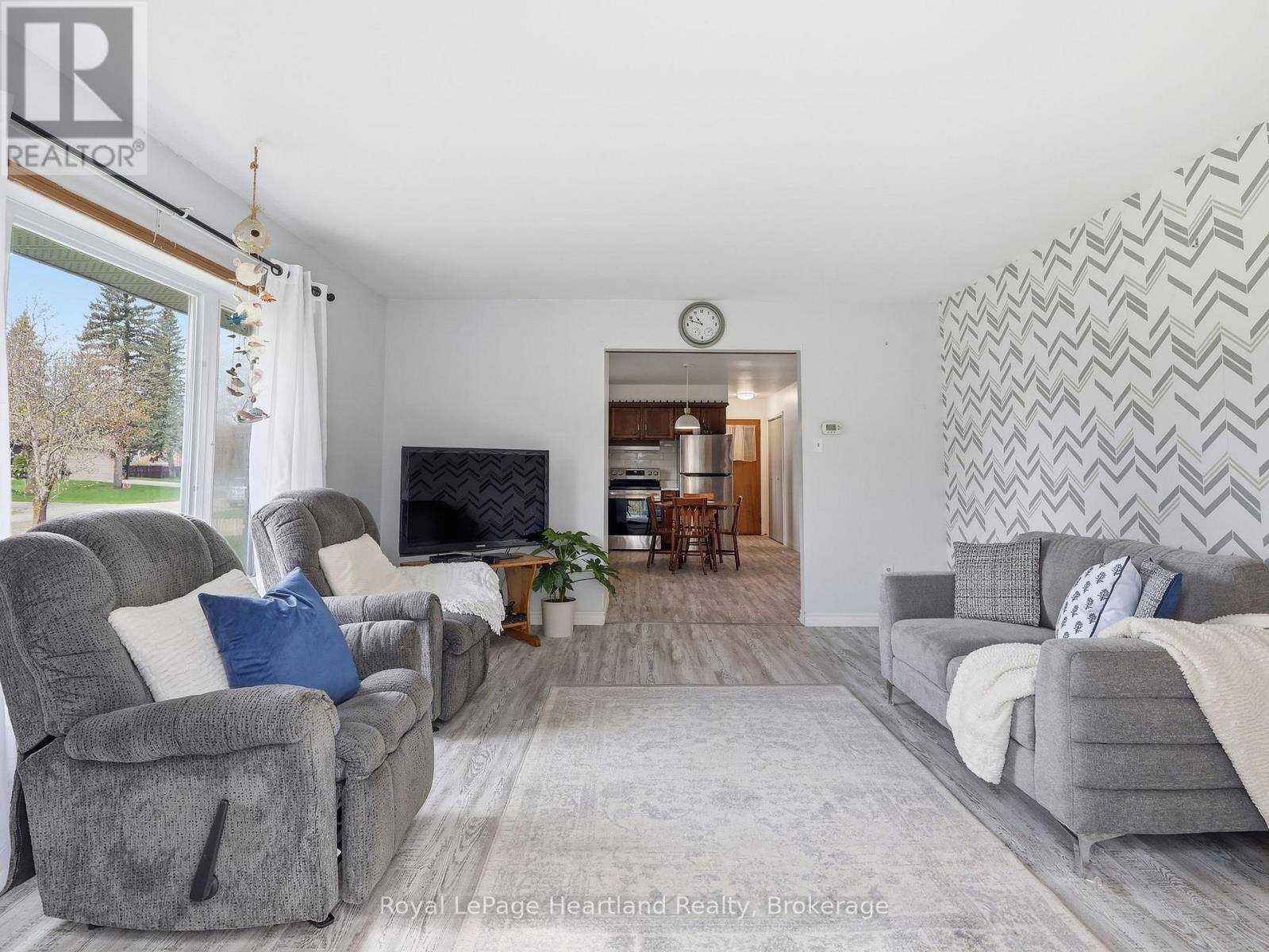 21 Brown Street S, Minto, Ontario  N0G 1M0 - Photo 7 - X13090210
