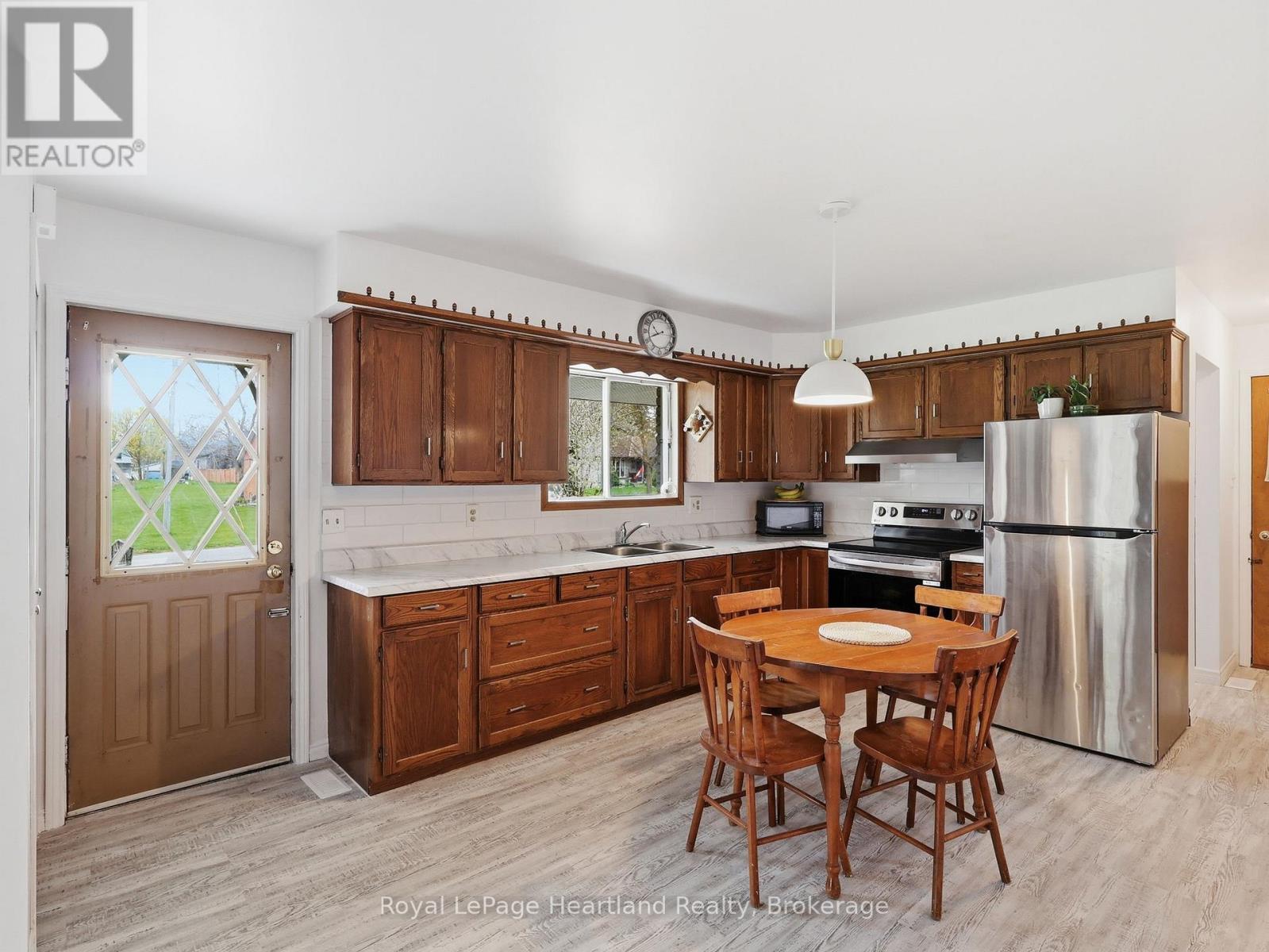 21 Brown Street S, Minto, Ontario  N0G 1M0 - Photo 9 - X13090210