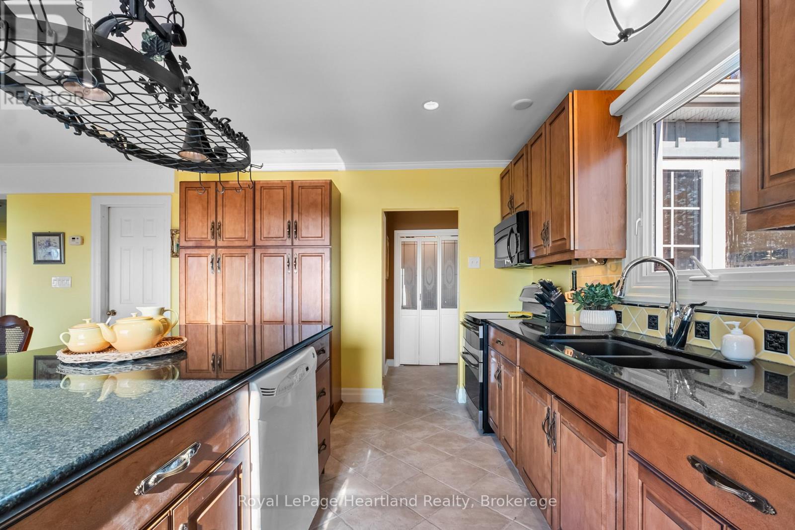 72959 Claudette Drive, Bluewater, Ontario  N0M 2T0 - Photo 15 - X13090258