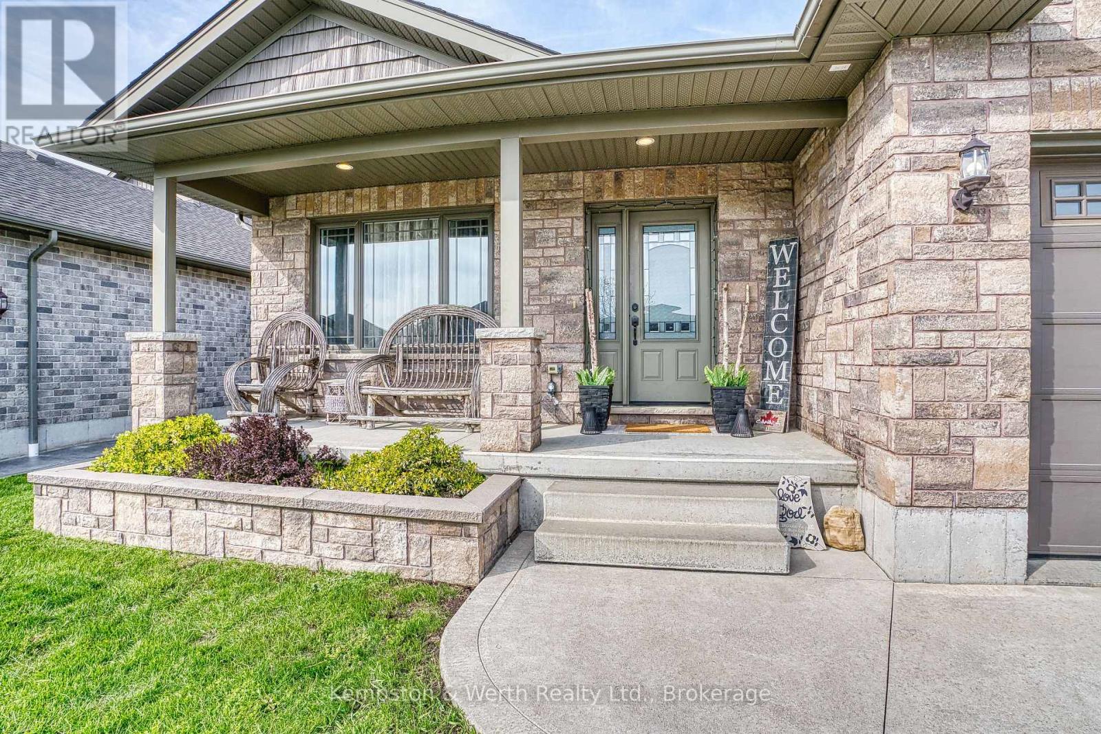 145 Krotz Street W, North Perth, Ontario  N4W 0E1 - Photo 5 - X13090530