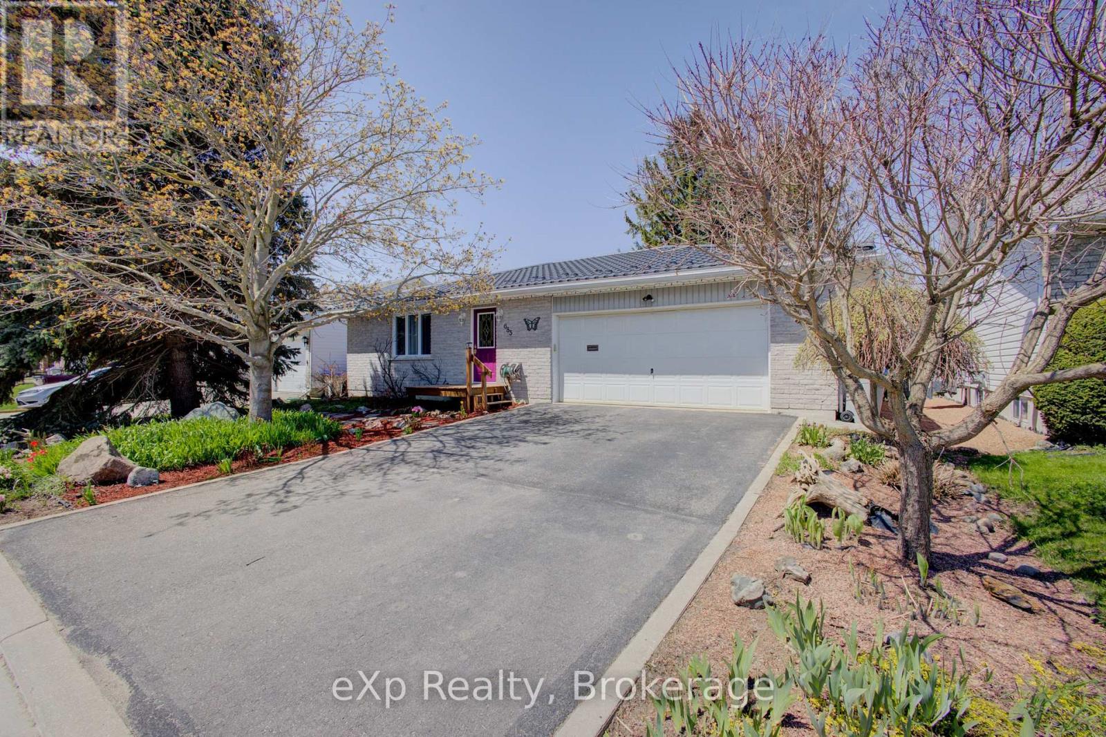 685 Reserve Avenue S, North Perth, Ontario  N4W 2L3 - Photo 2 - X13091708