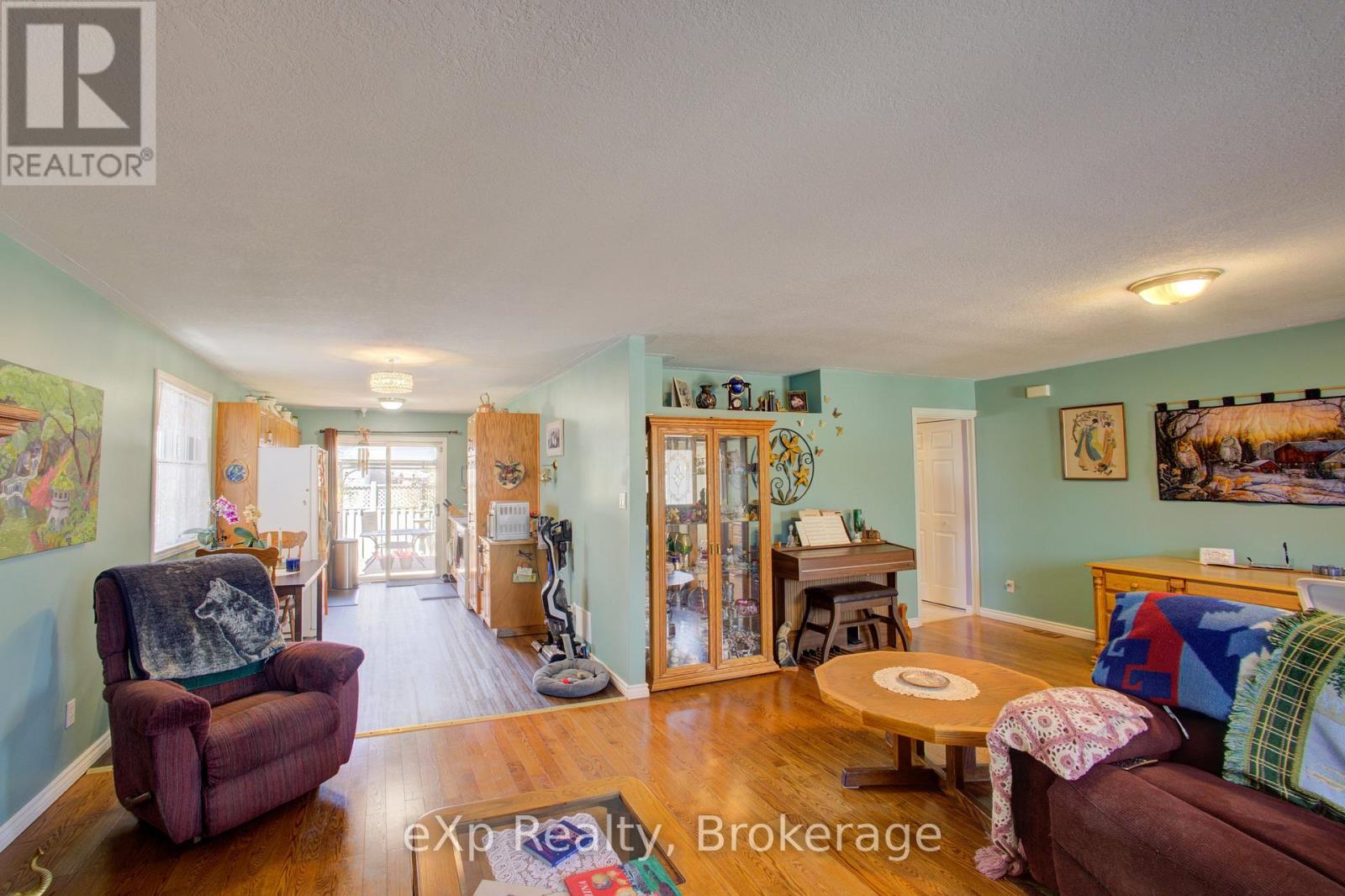 685 Reserve Avenue S, North Perth, Ontario  N4W 2L3 - Photo 8 - X13091708
