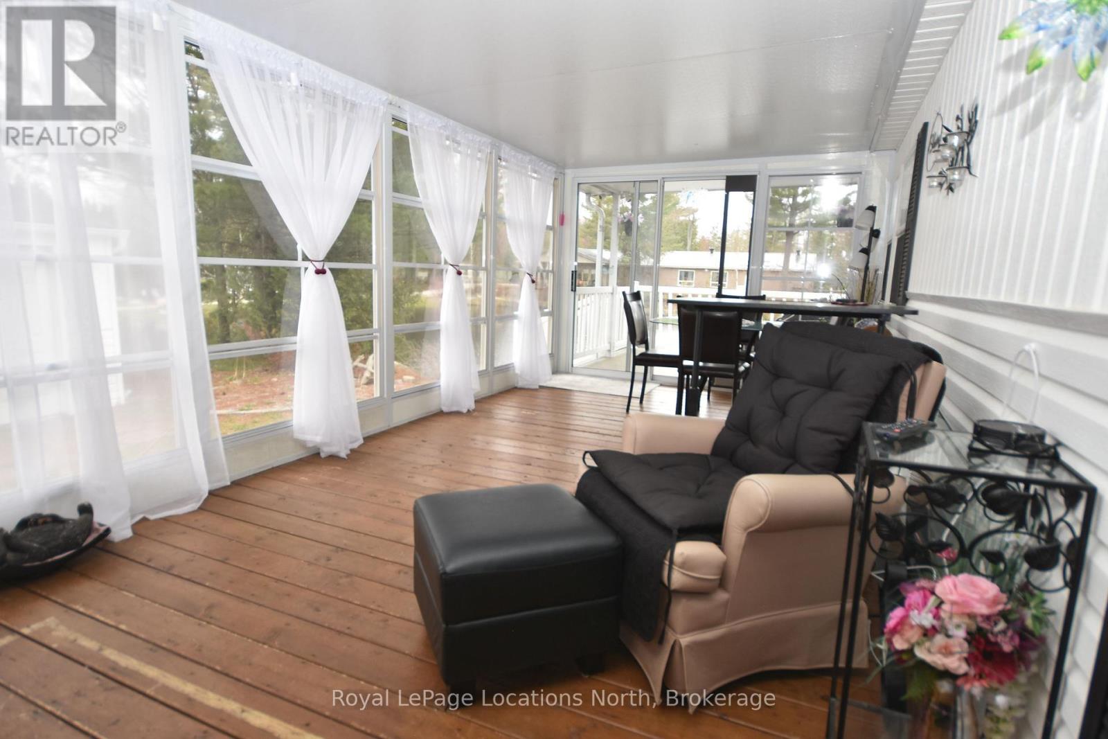 20 Topaz Street W, Wasaga Beach, Ontario  L9Z 1X7 - Photo 15 - S13092532