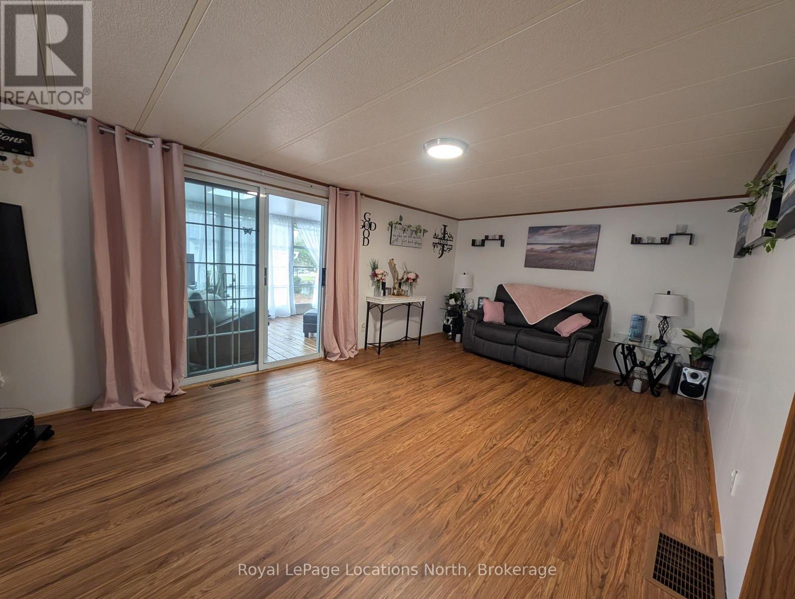 20 Topaz Street W, Wasaga Beach, Ontario  L9Z 1X7 - Photo 26 - S13092532