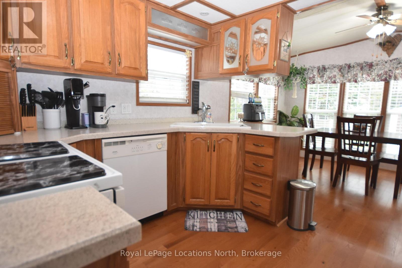 20 Topaz Street W, Wasaga Beach, Ontario  L9Z 1X7 - Photo 28 - S13092532