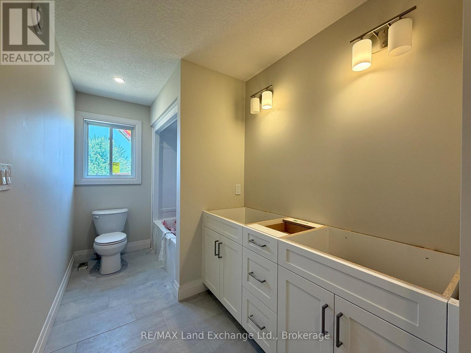 473 Northport Drive, Saugeen Shores, Ontario  N0H 2C8 - Photo 4 - X13092444