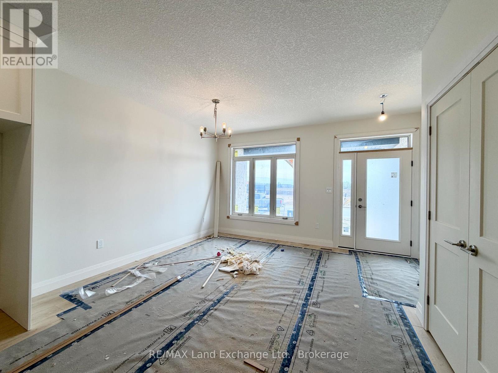 443 Ivings Drive, Saugeen Shores, Ontario  N0H 2C3 - Photo 3 - X13092450
