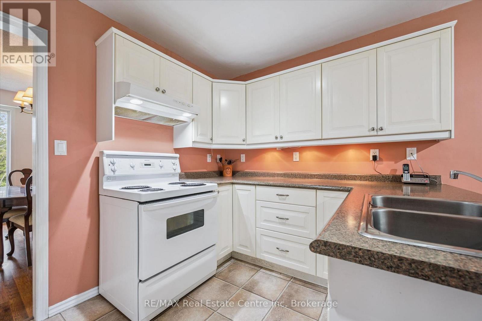 8420 Eramosa-Garafraxa Townline, Centre Wellington, Ontario  N1M 2W5 - Photo 18 - X13094578