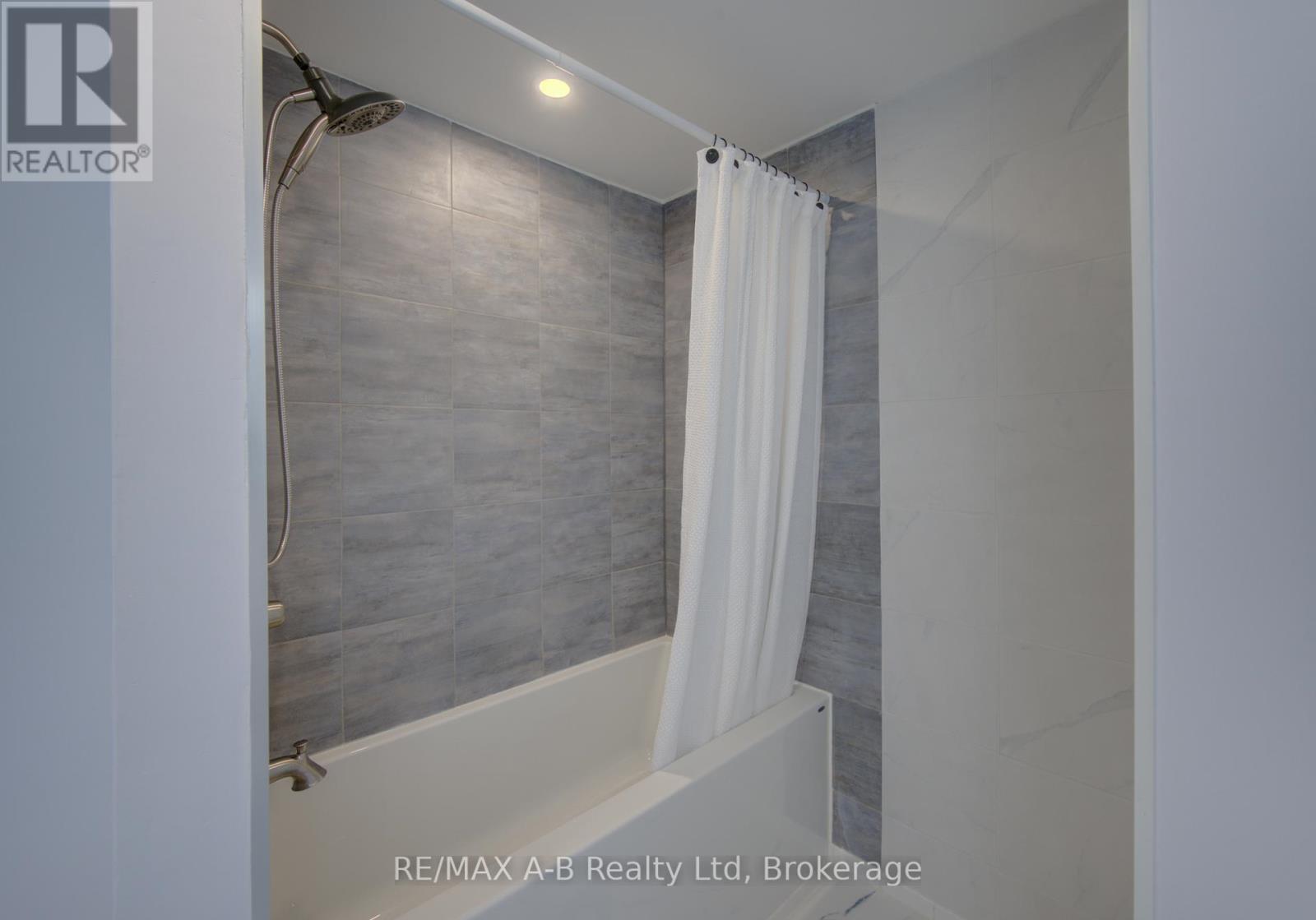 34 Somerset Street, Stratford, Ontario  N5A 6K1 - Photo 23 - X13094790