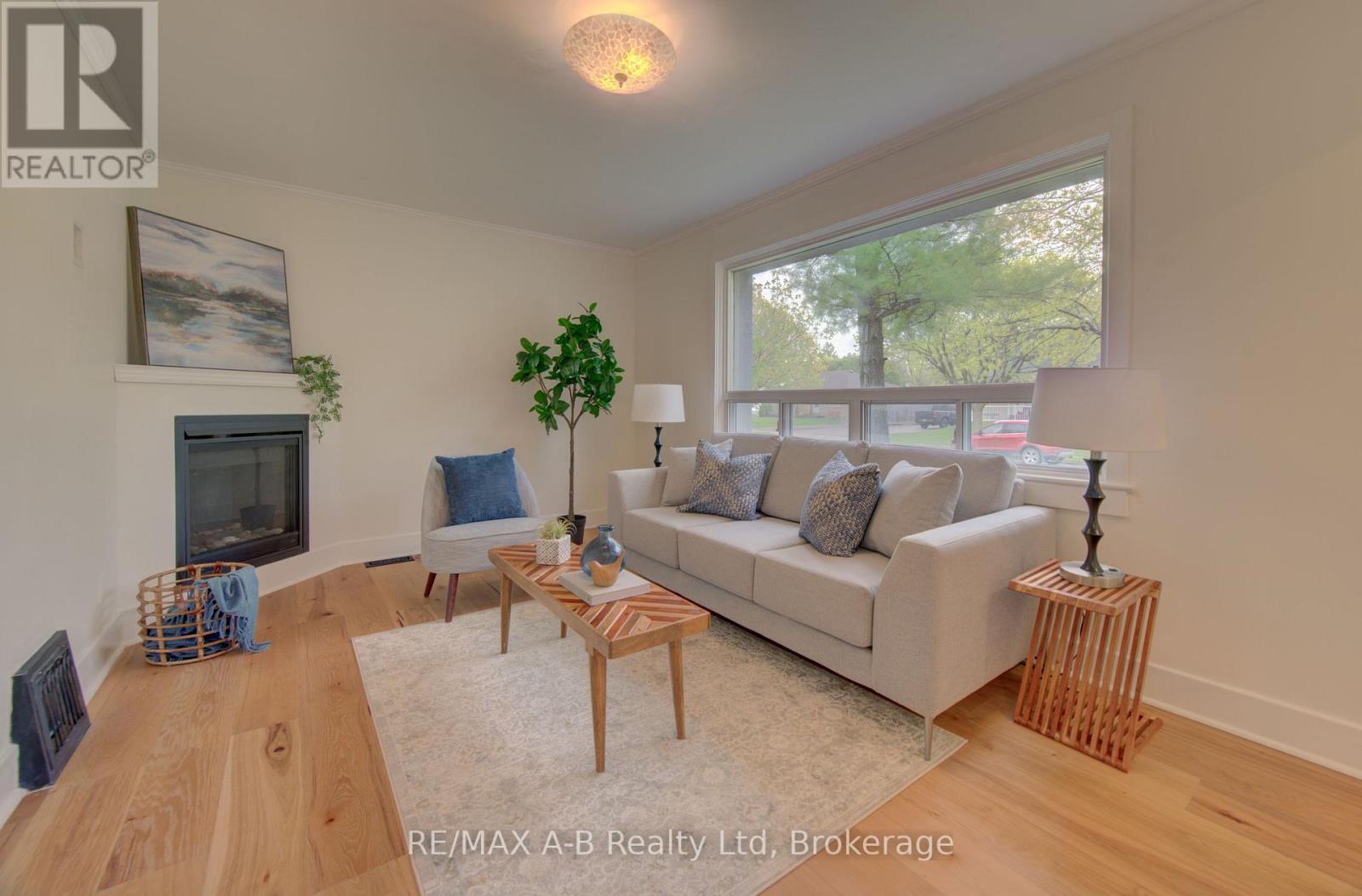 34 Somerset Street, Stratford, Ontario  N5A 6K1 - Photo 7 - X13094790